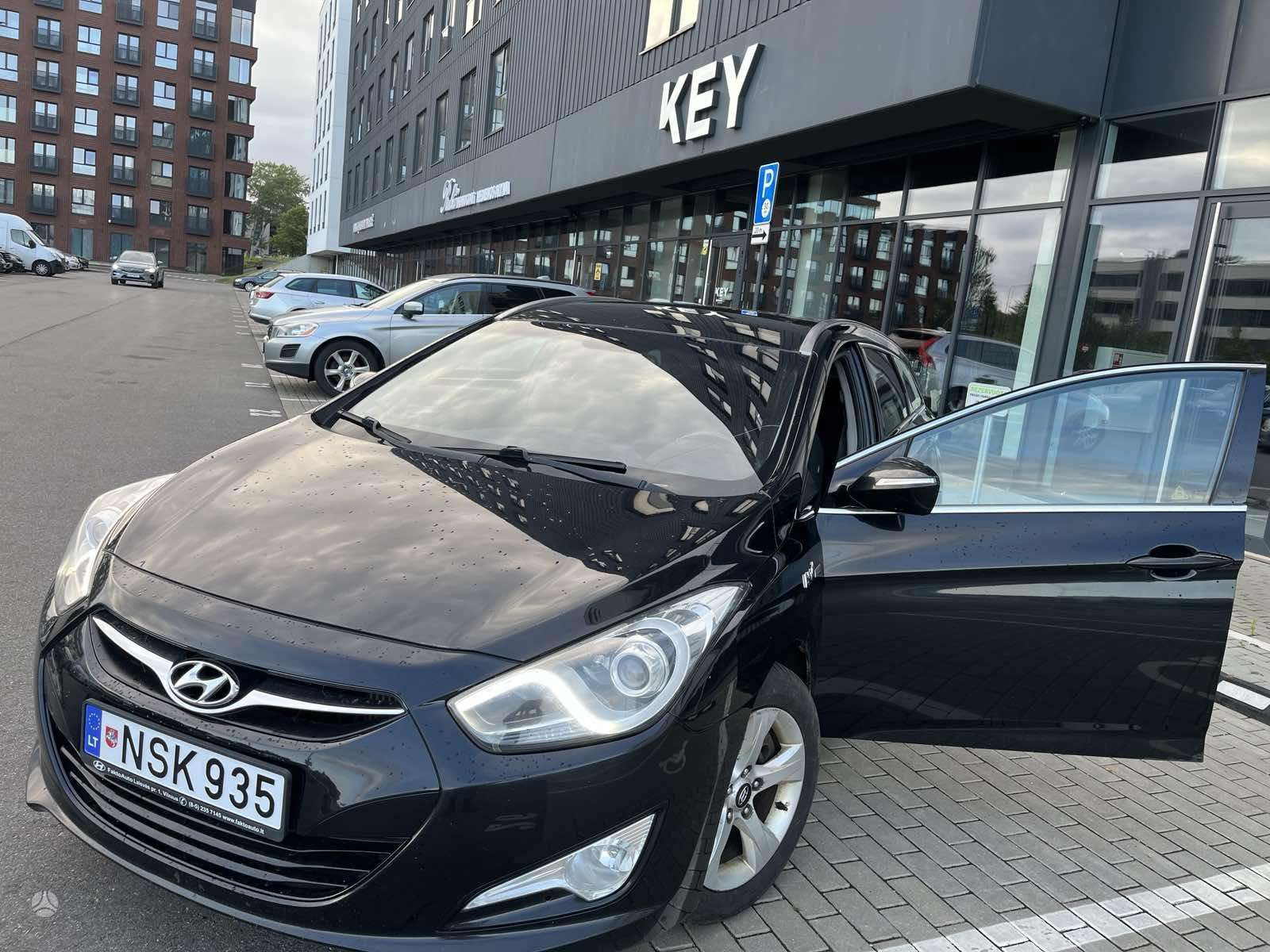 Hyundai i40.