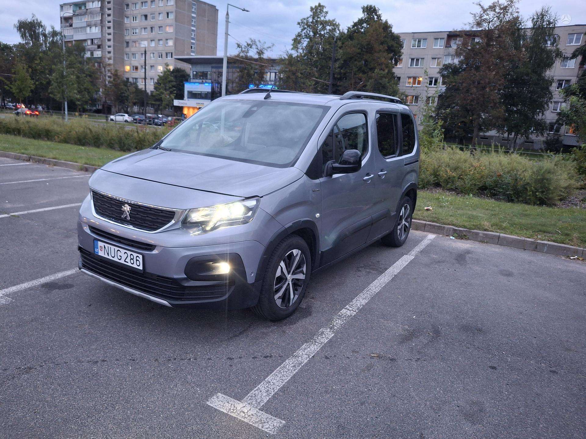 Peugeot Rifter.