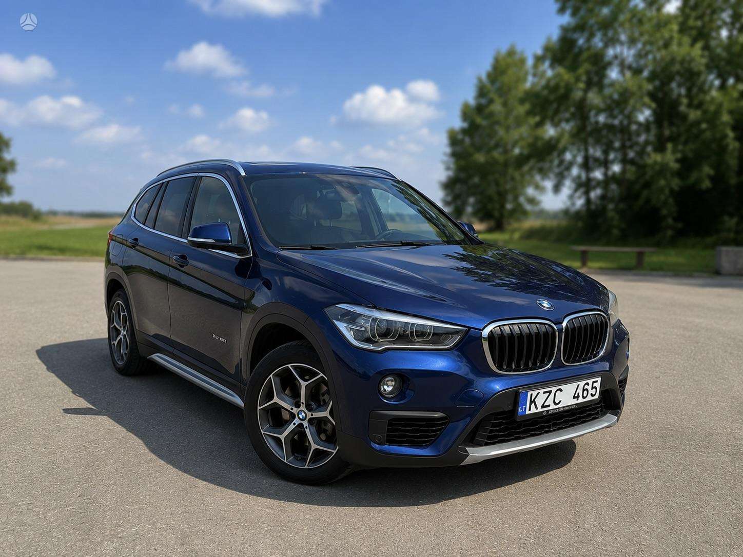 BMW X1.