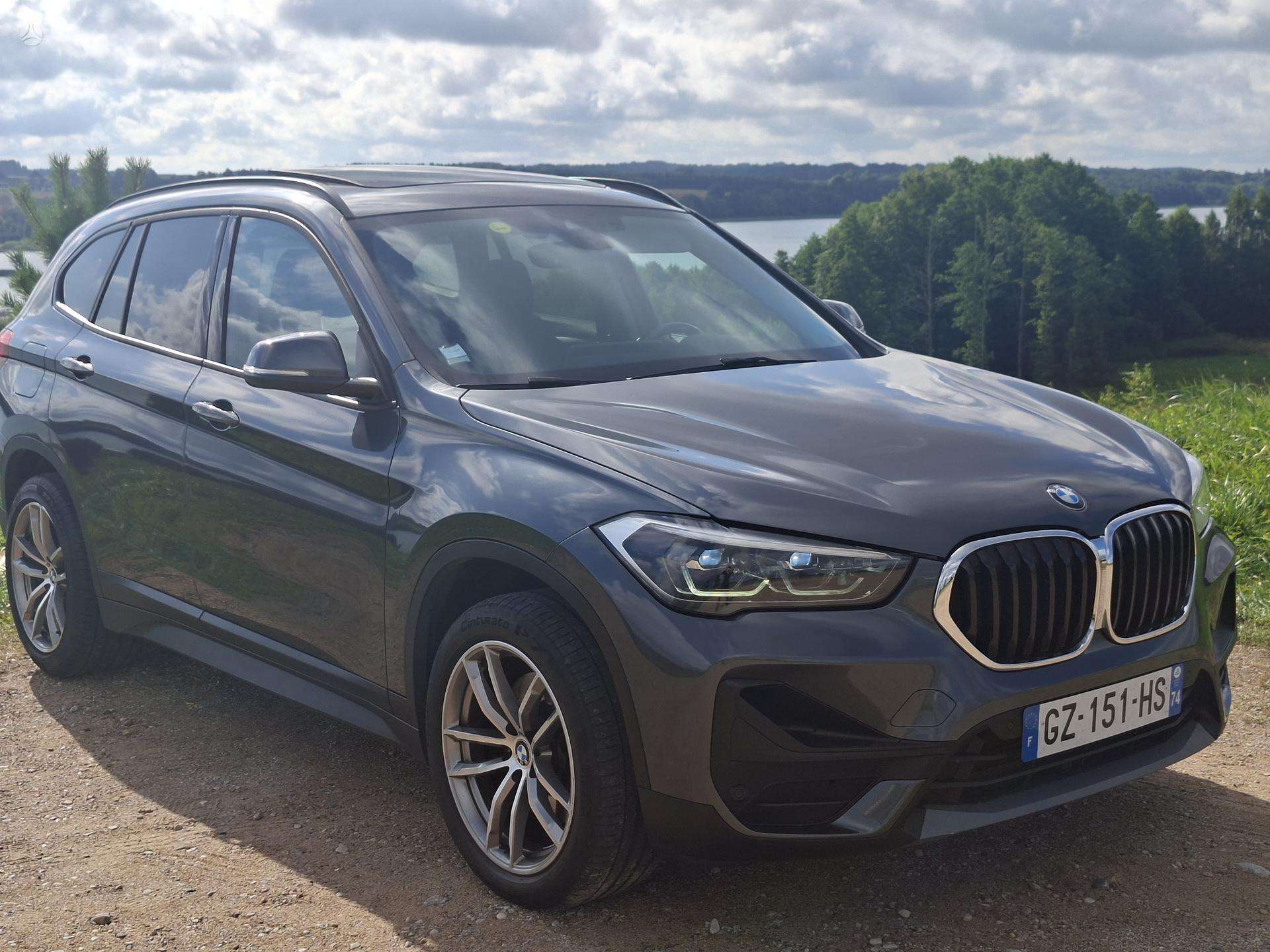BMW X1.