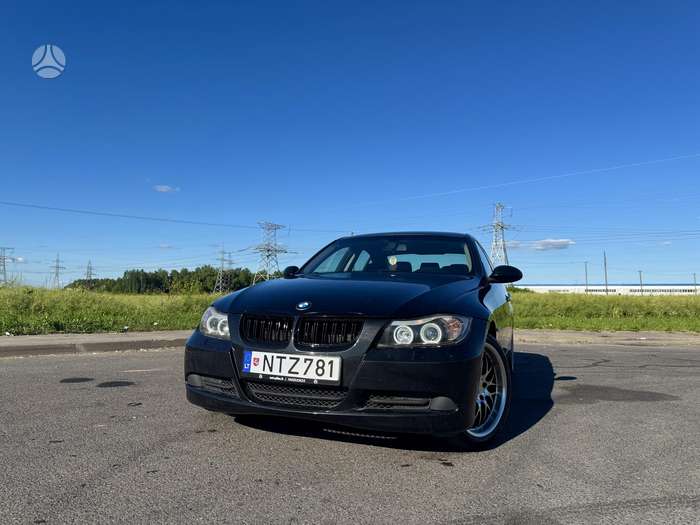 BMW 320.