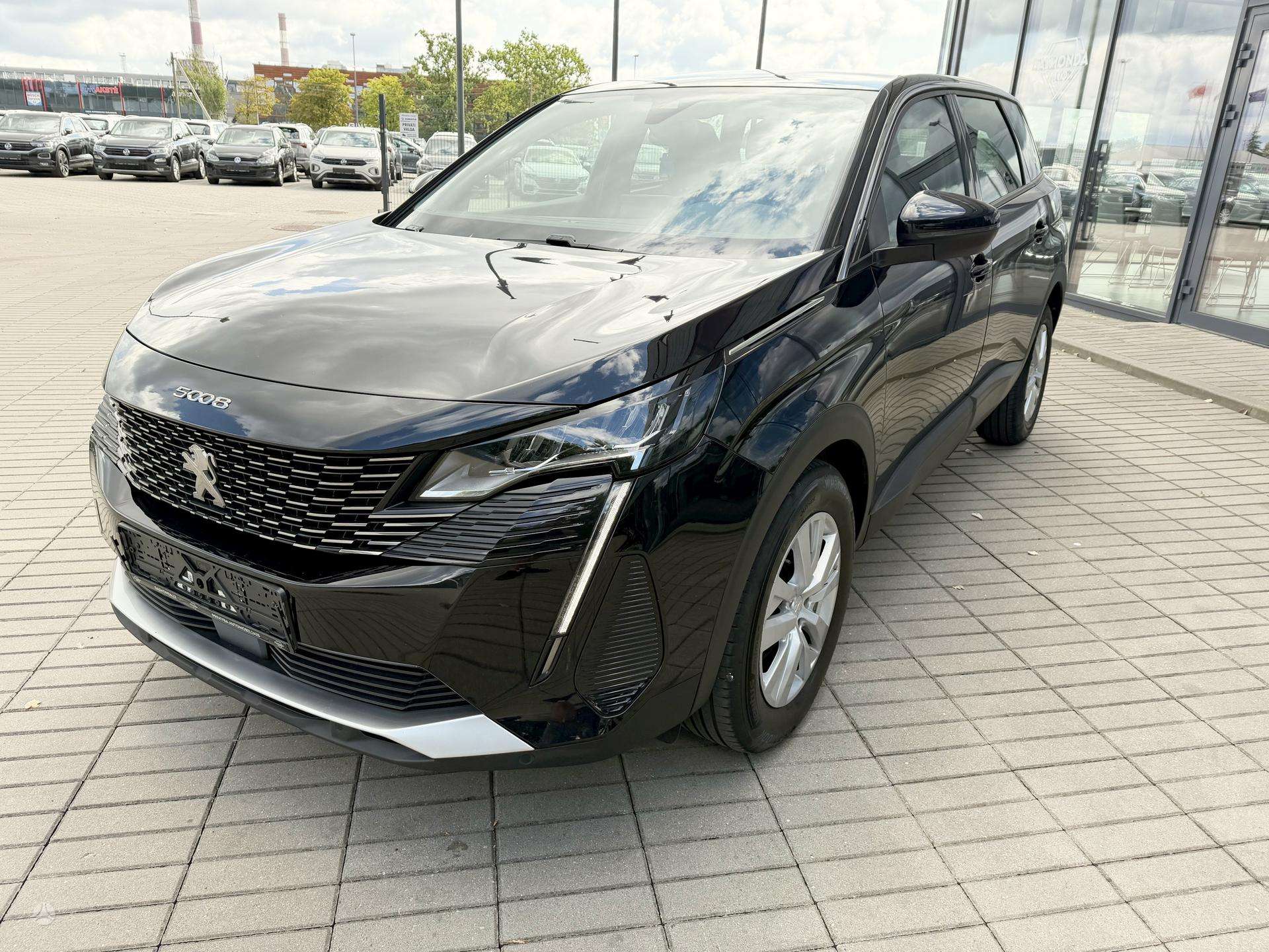 Peugeot 5008.