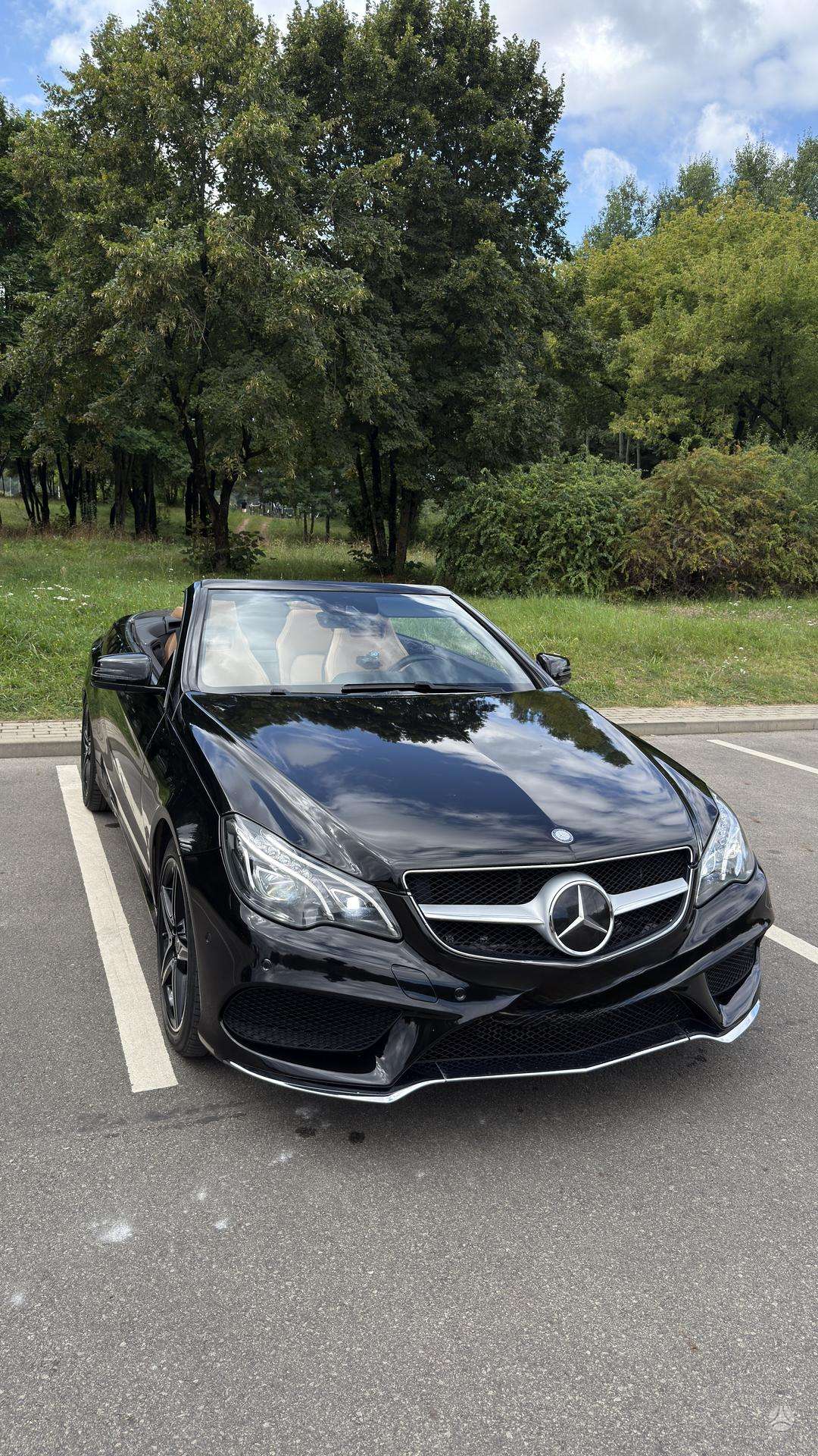 Mercedes-Benz E350.