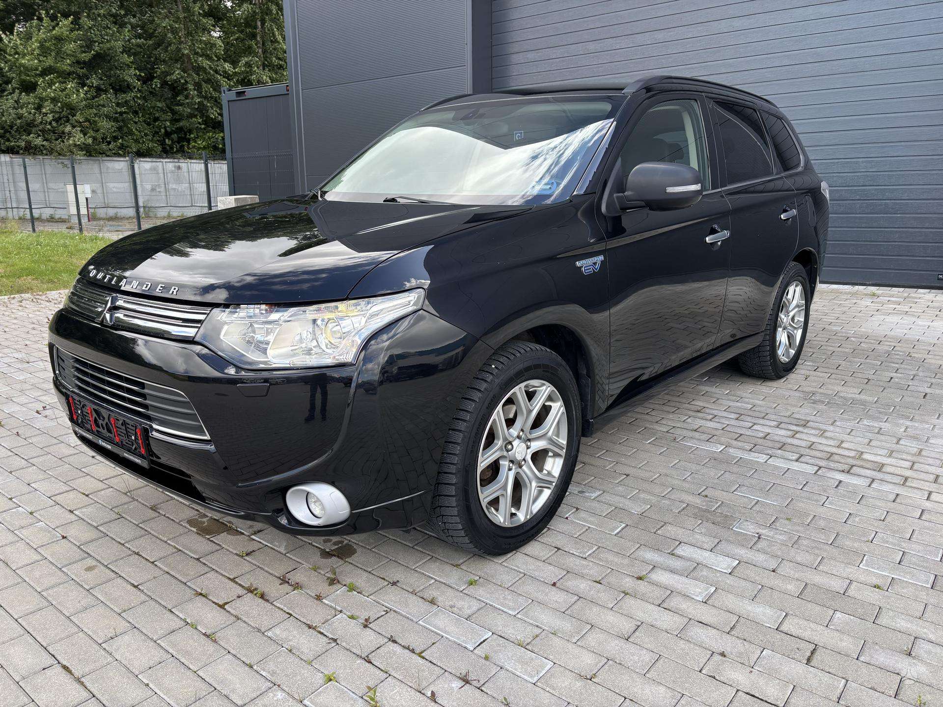 Mitsubishi Outlander.