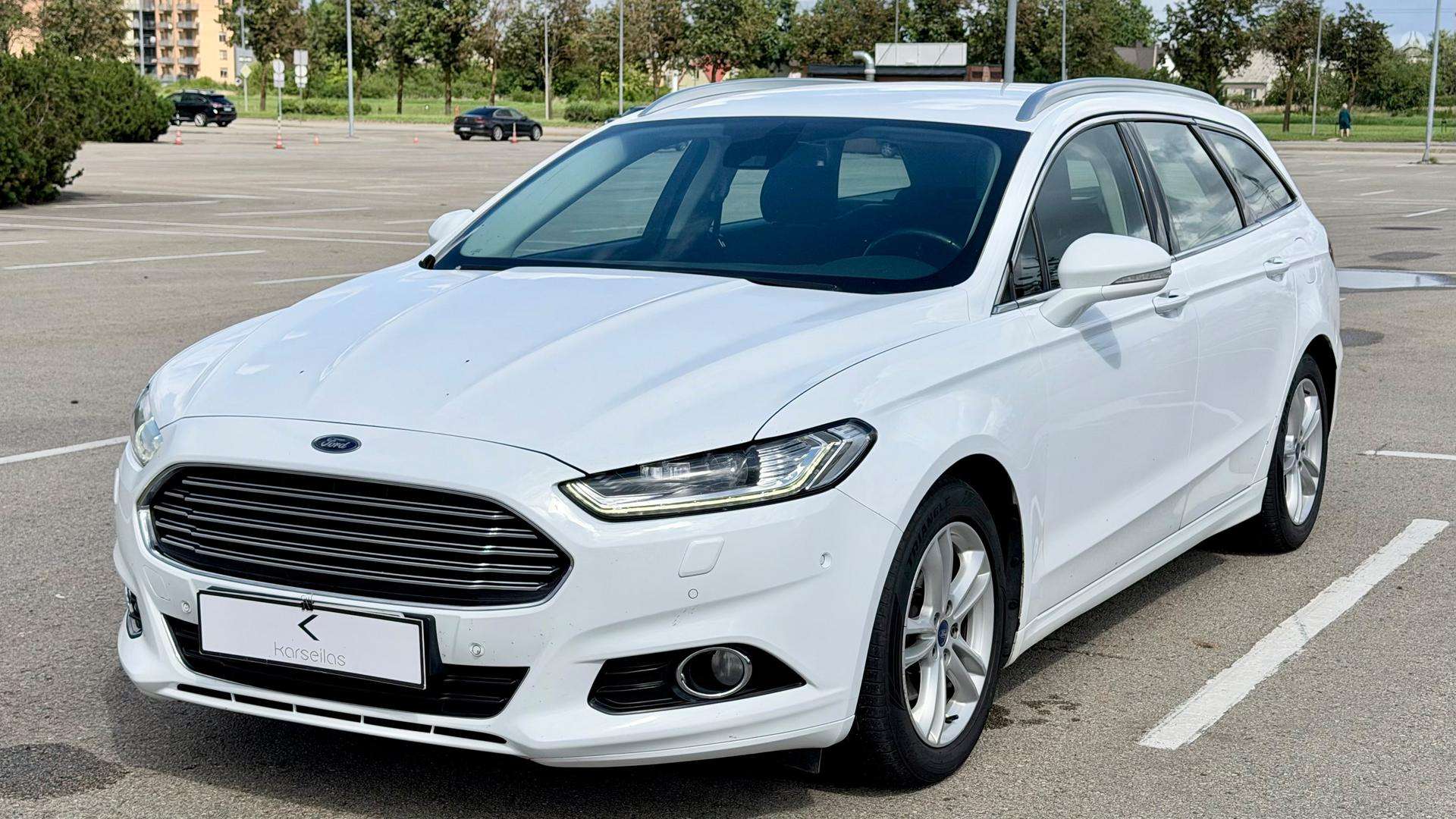 Ford Mondeo.
