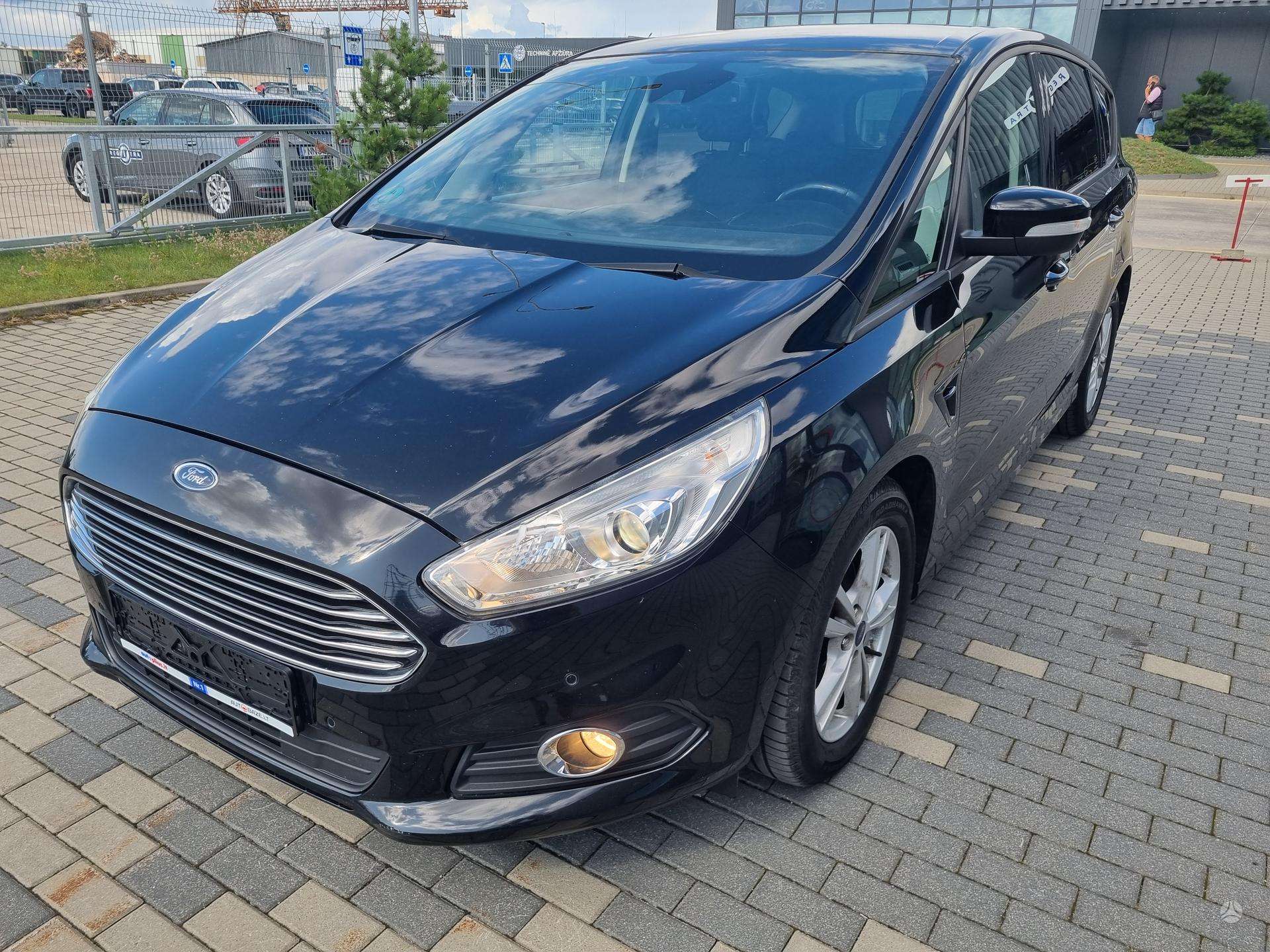 Ford S-MAX.