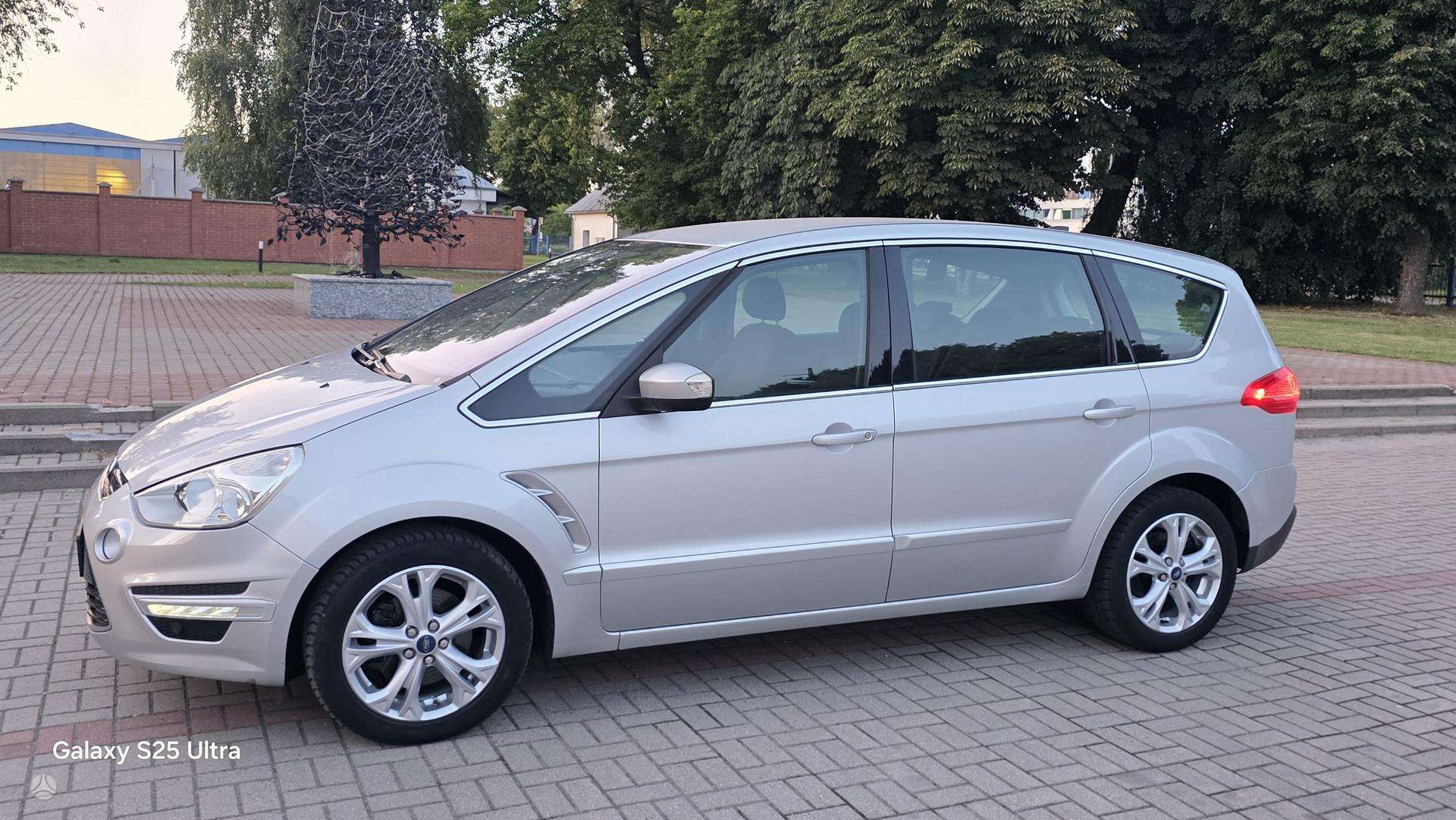 Ford S-MAX.