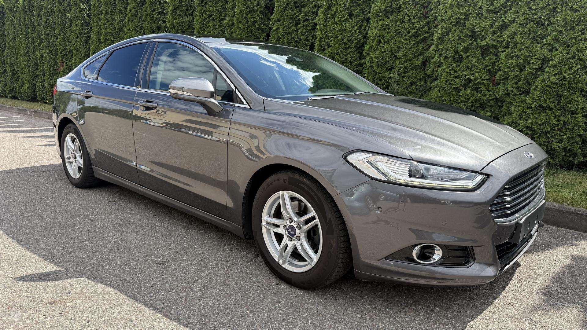 Ford Mondeo.