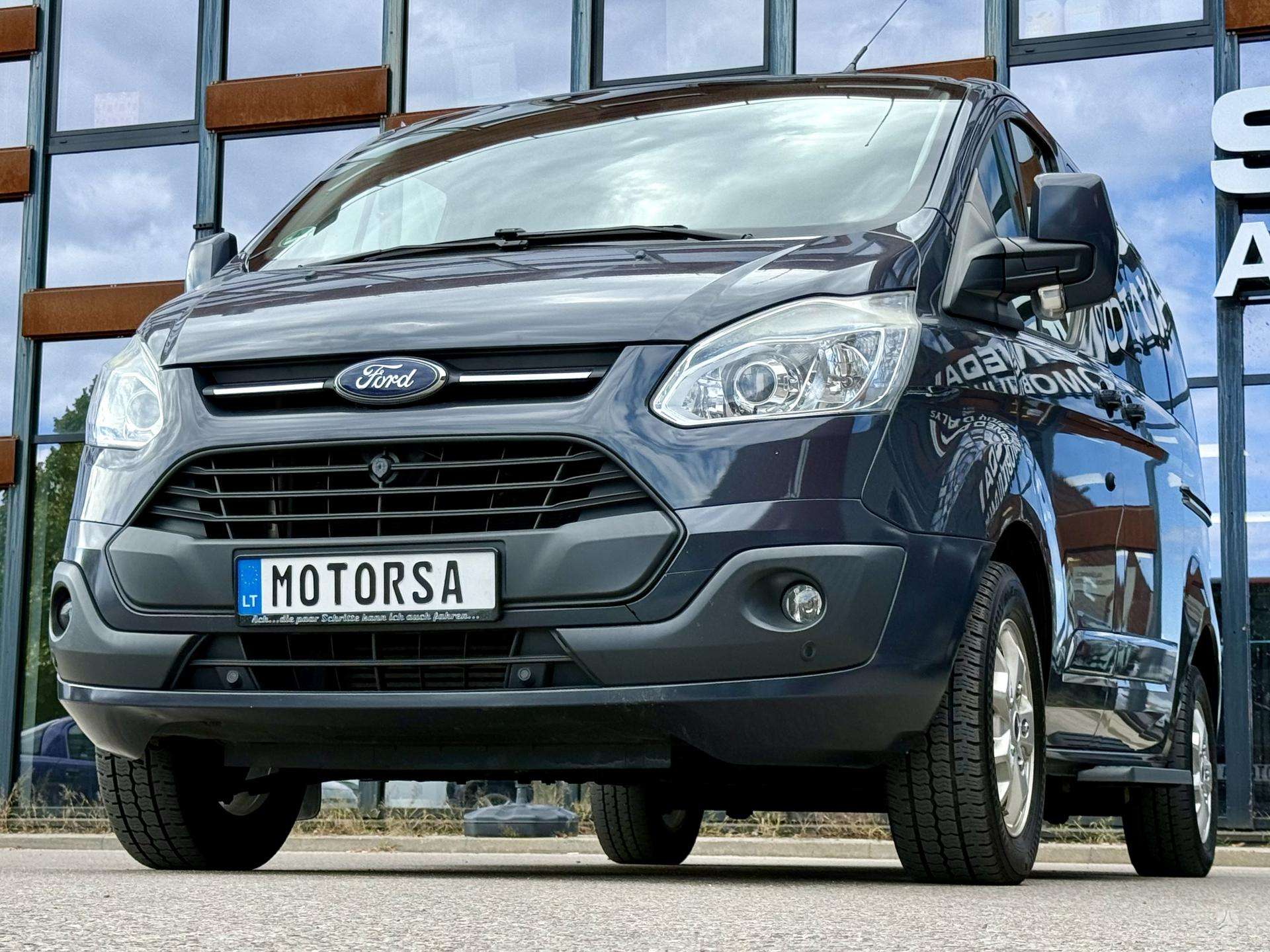 Ford Tourneo Custom.