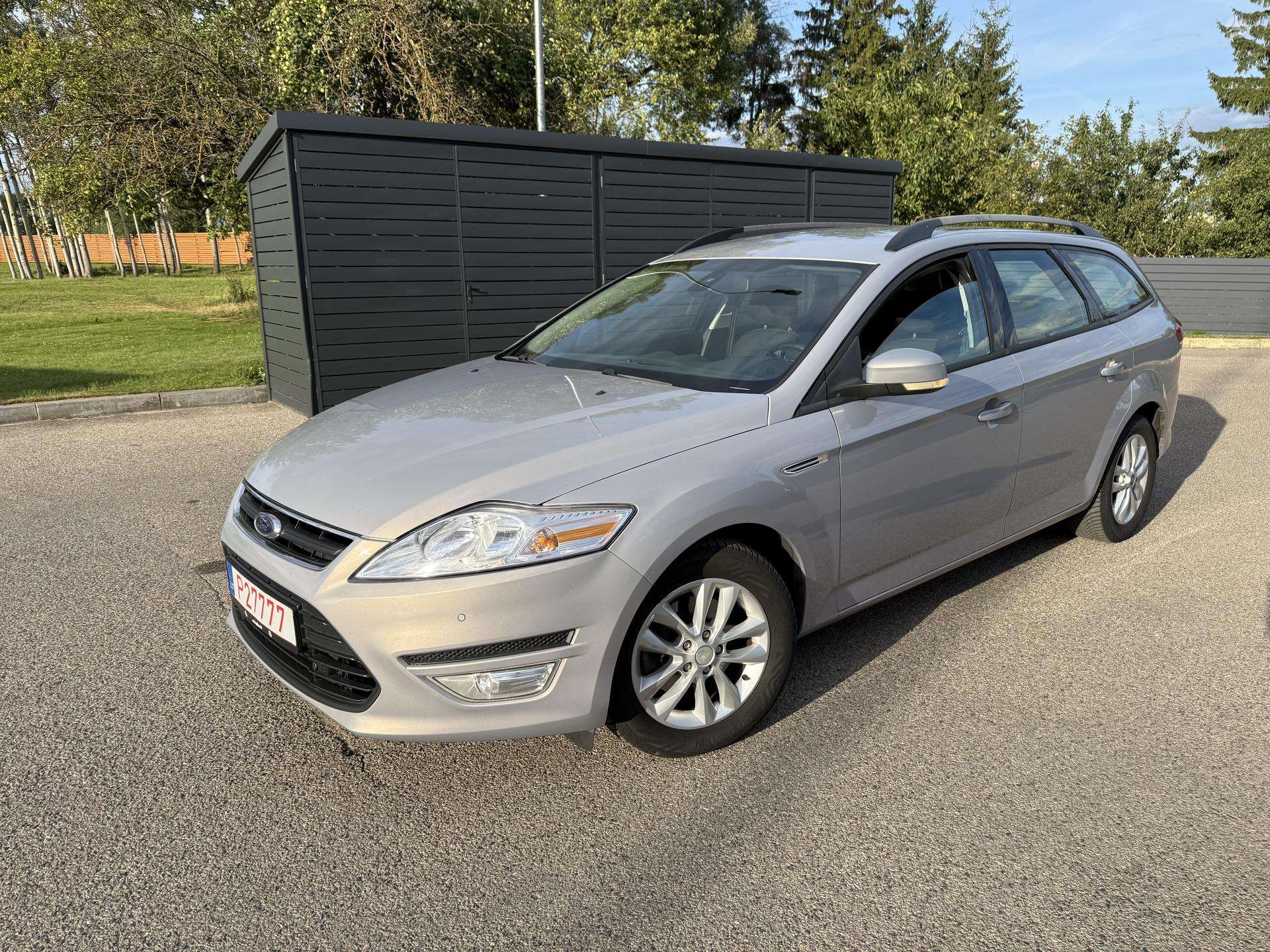 Ford Mondeo.
