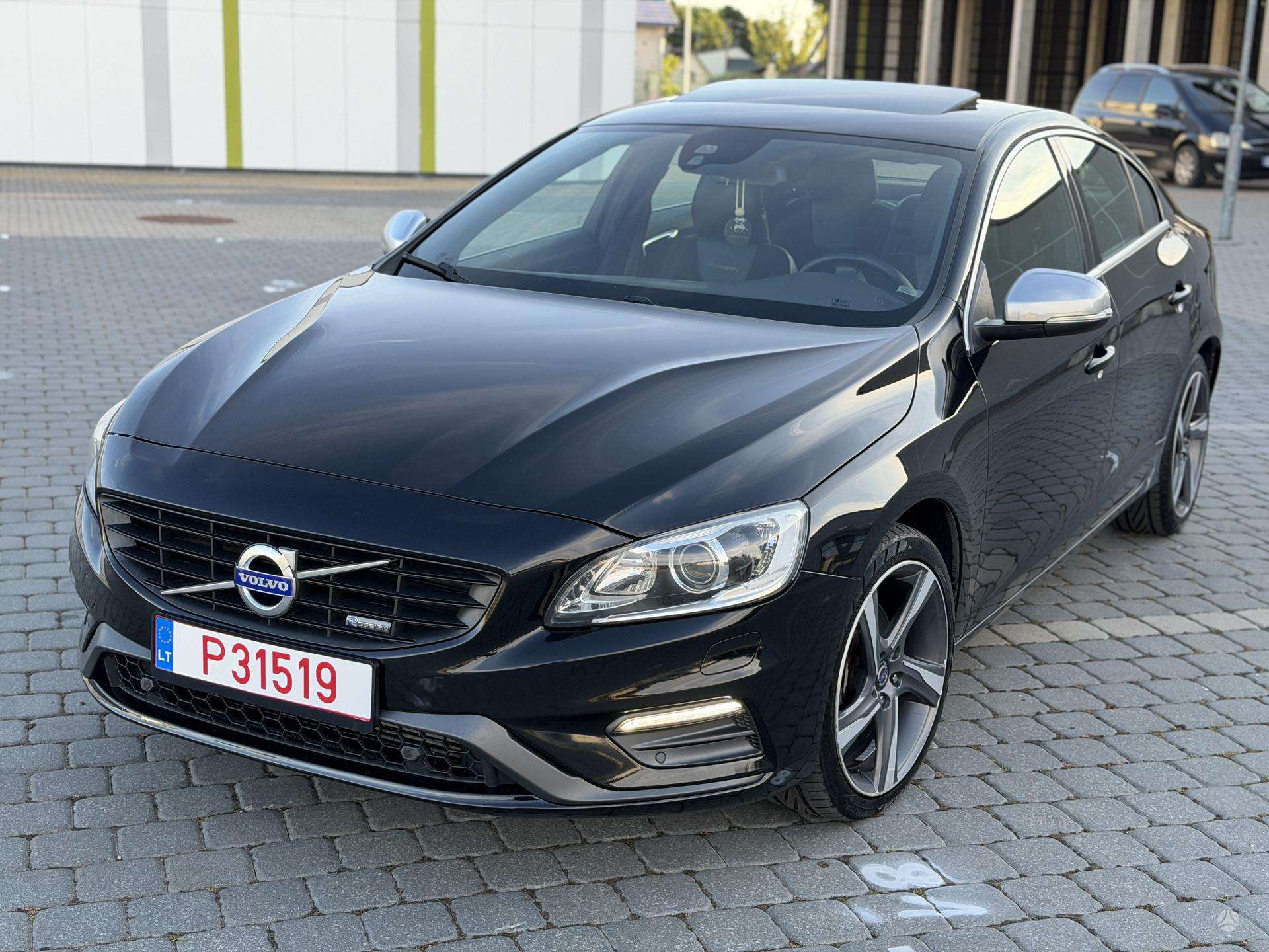 Volvo S60.