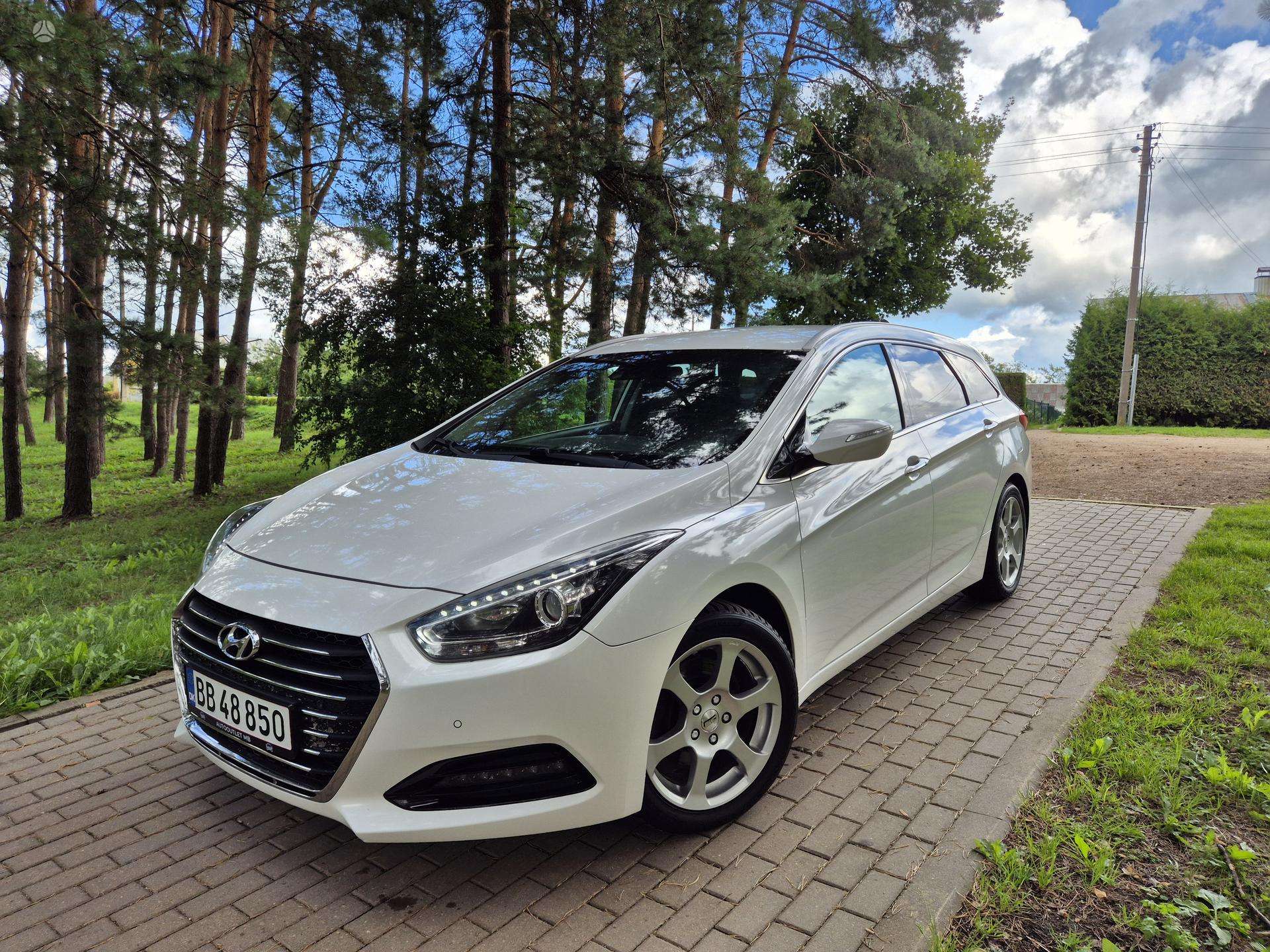 Hyundai i40.