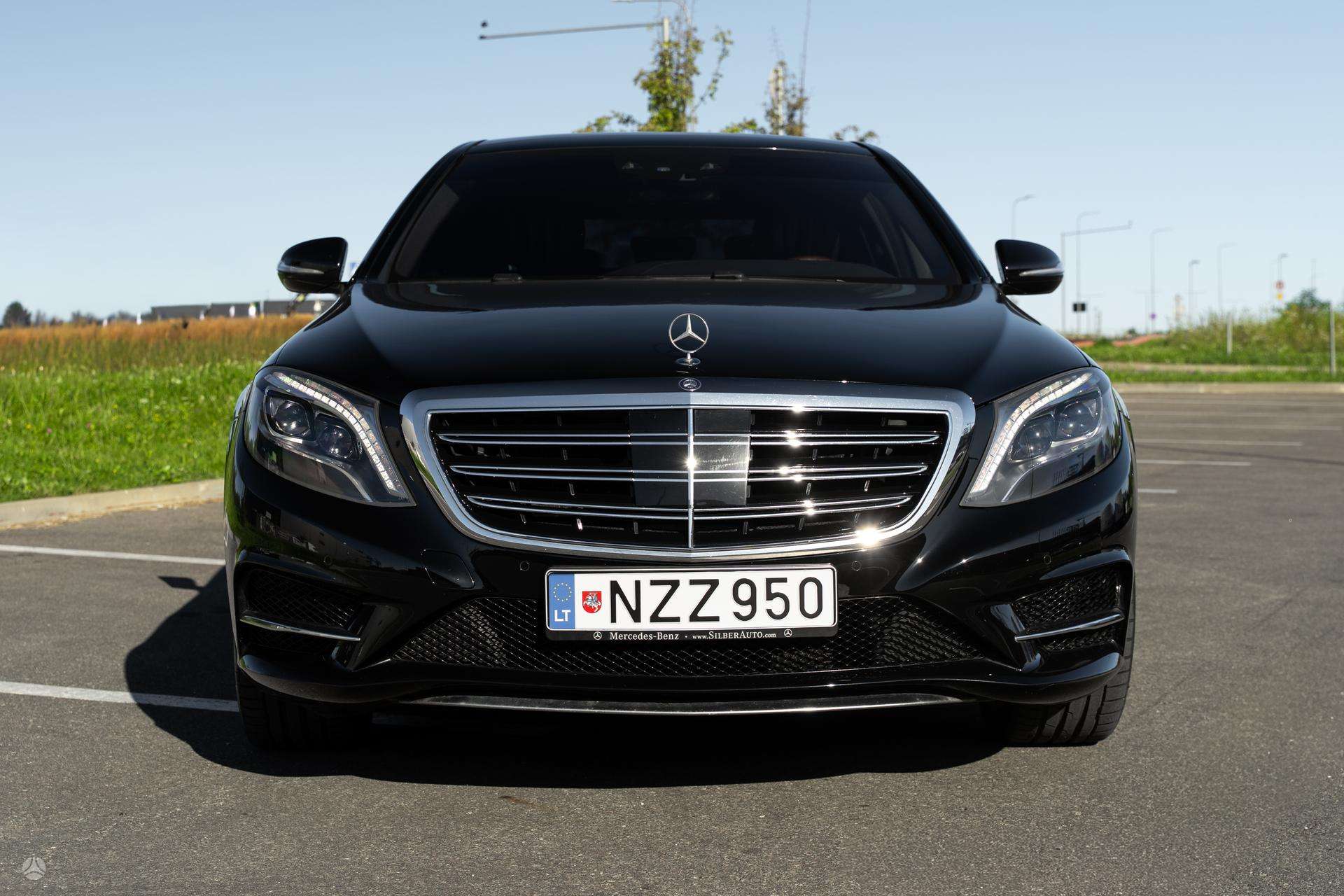 Mercedes-Benz S550.
