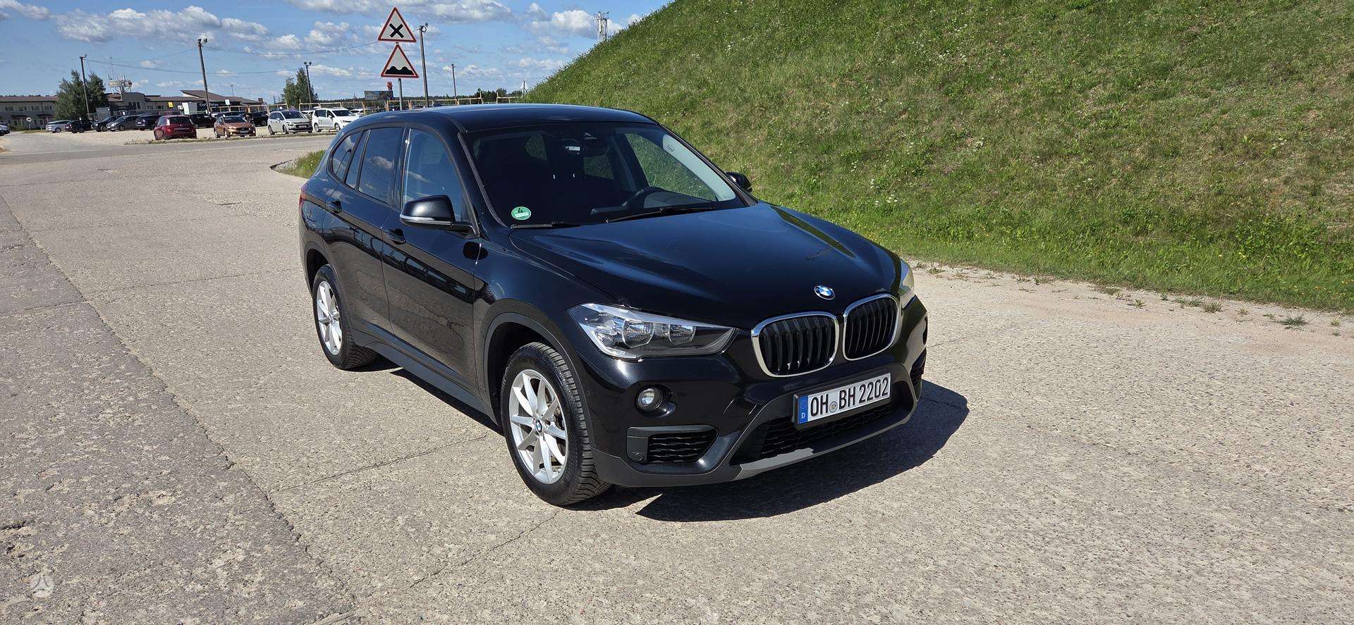 BMW X1.