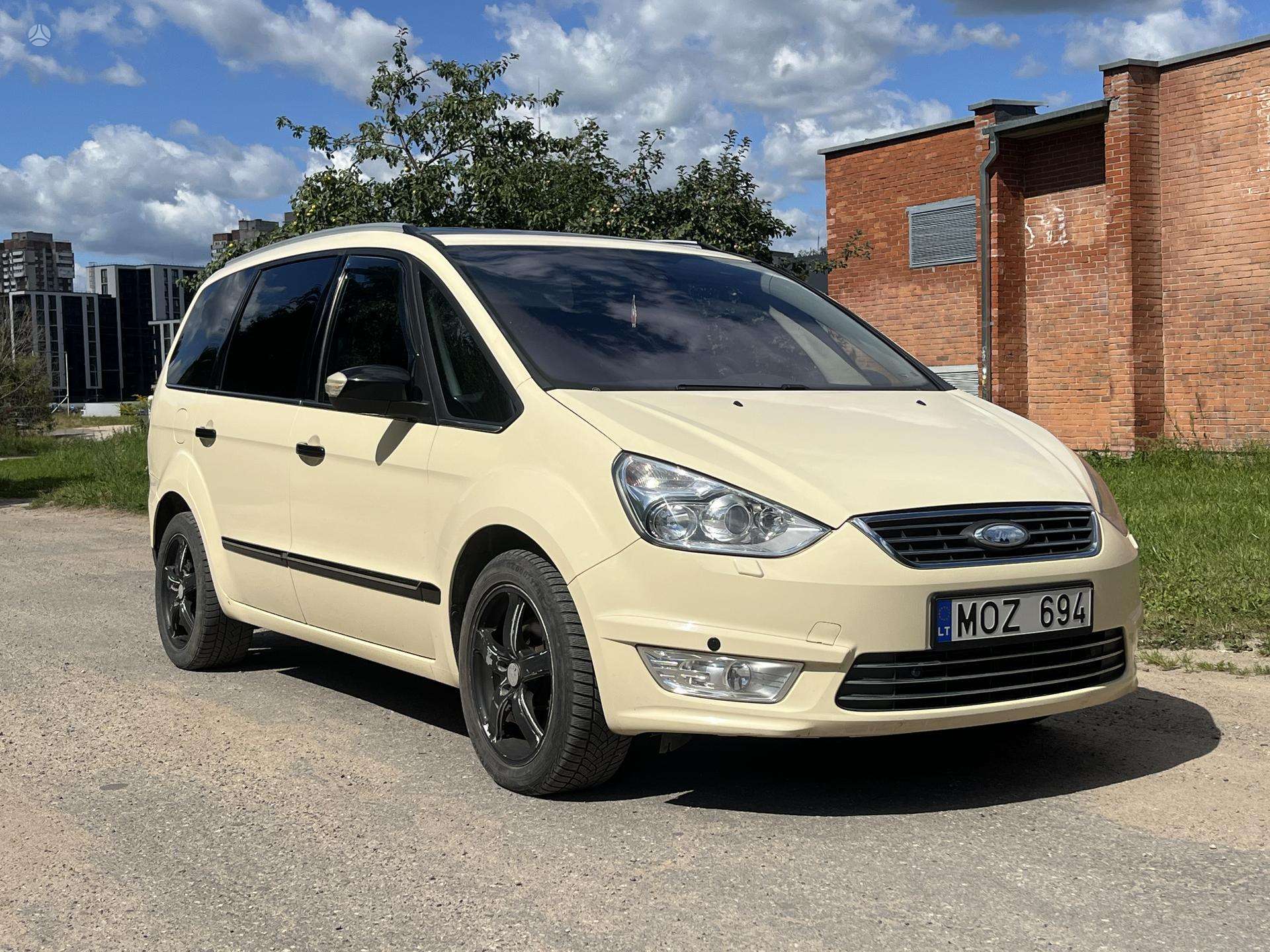 Ford Galaxy.
