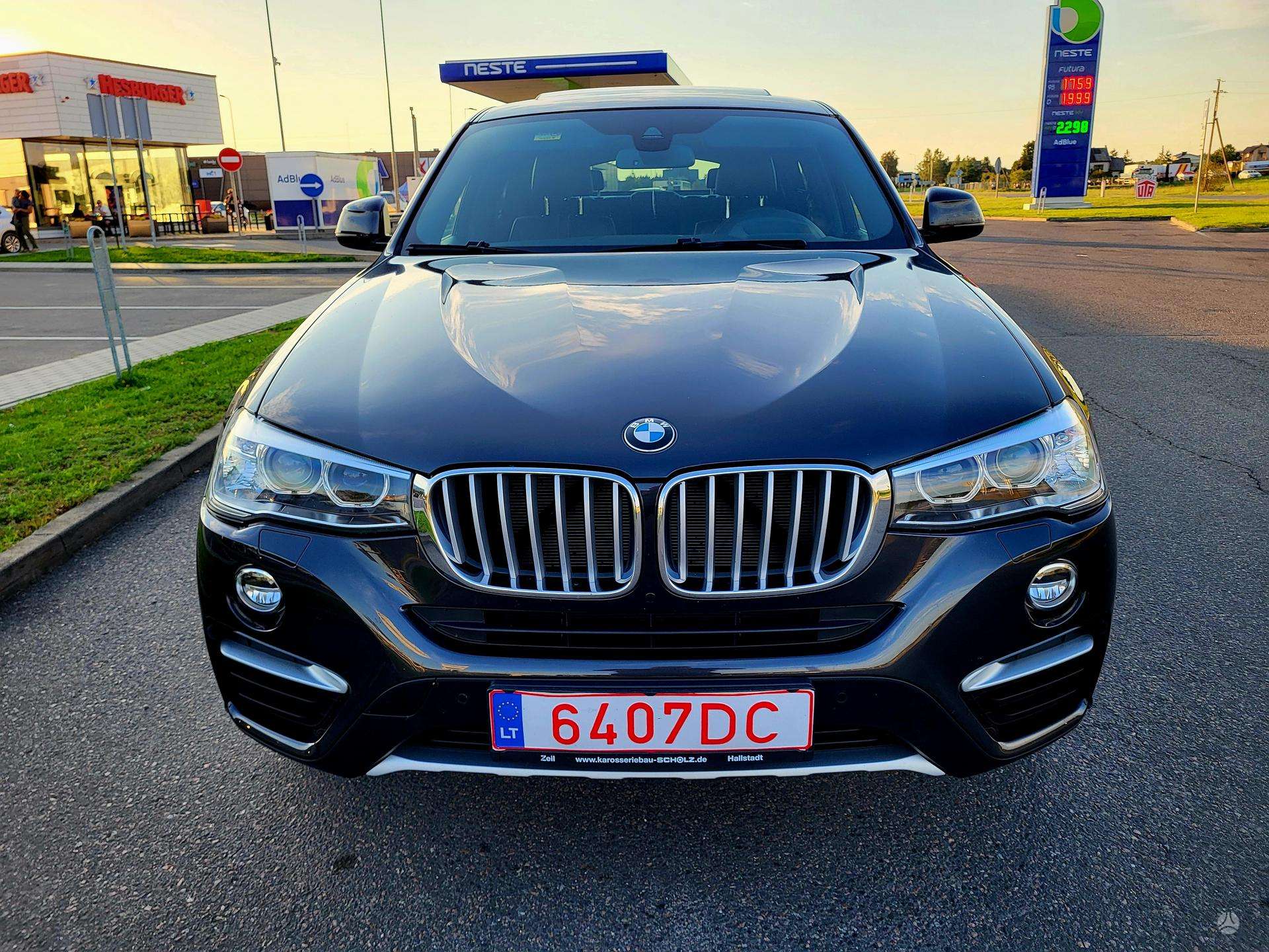 BMW X4.