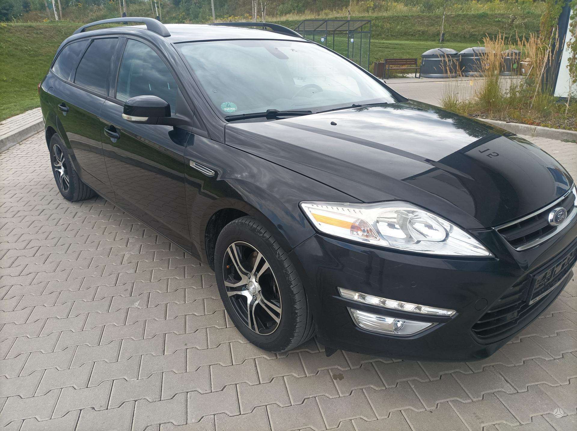 Ford Mondeo.