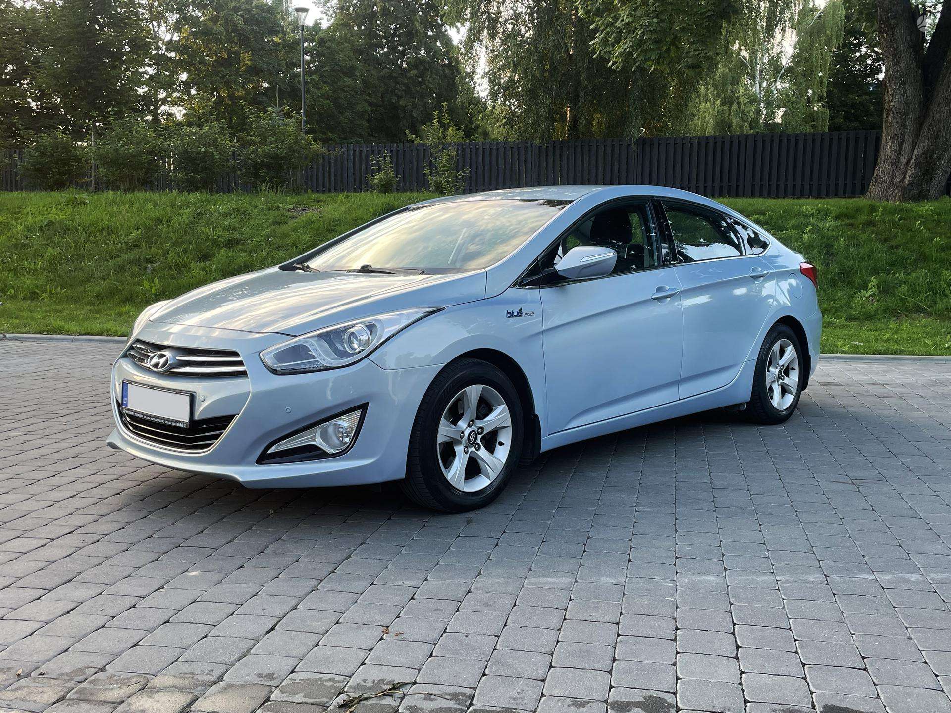 Hyundai i40.