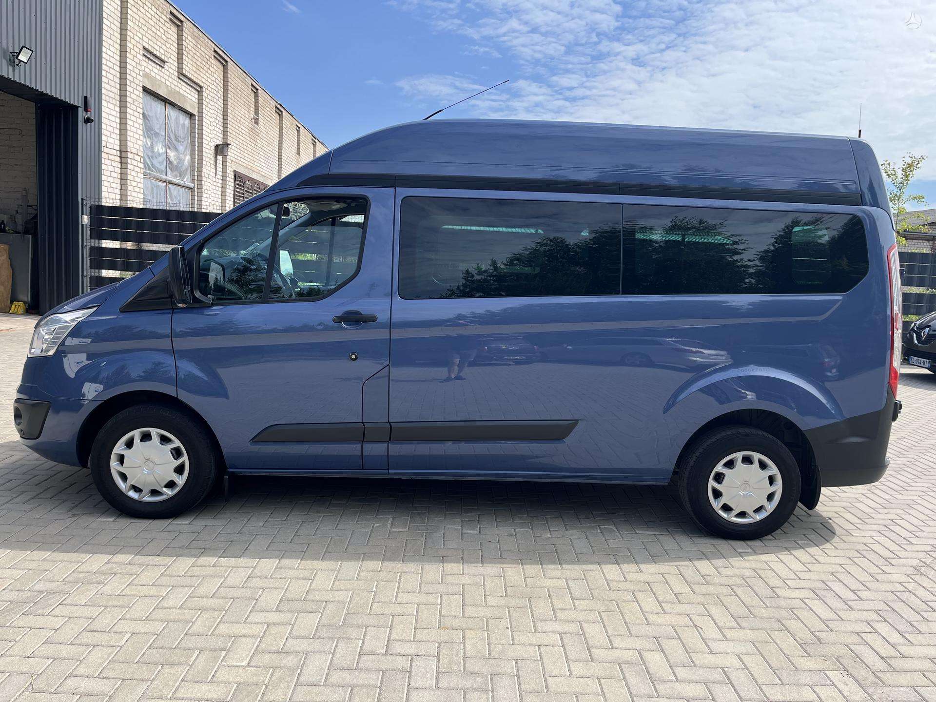 Ford Transit Custom.