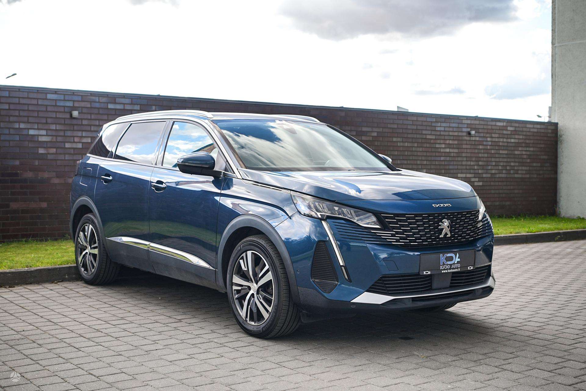 Peugeot 5008.