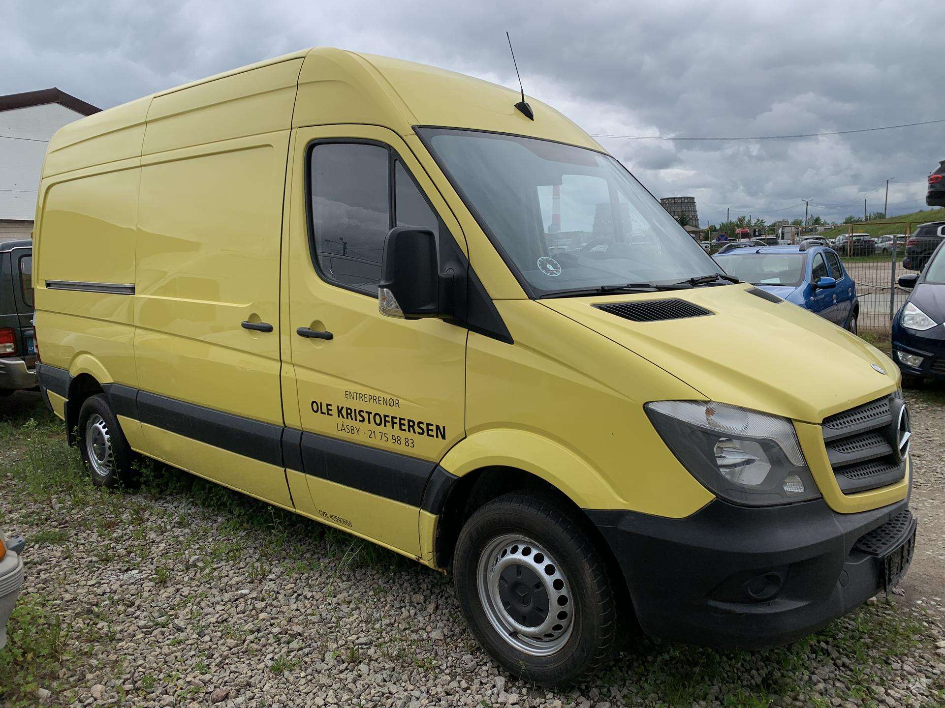 Mercedes-Benz Sprinter.