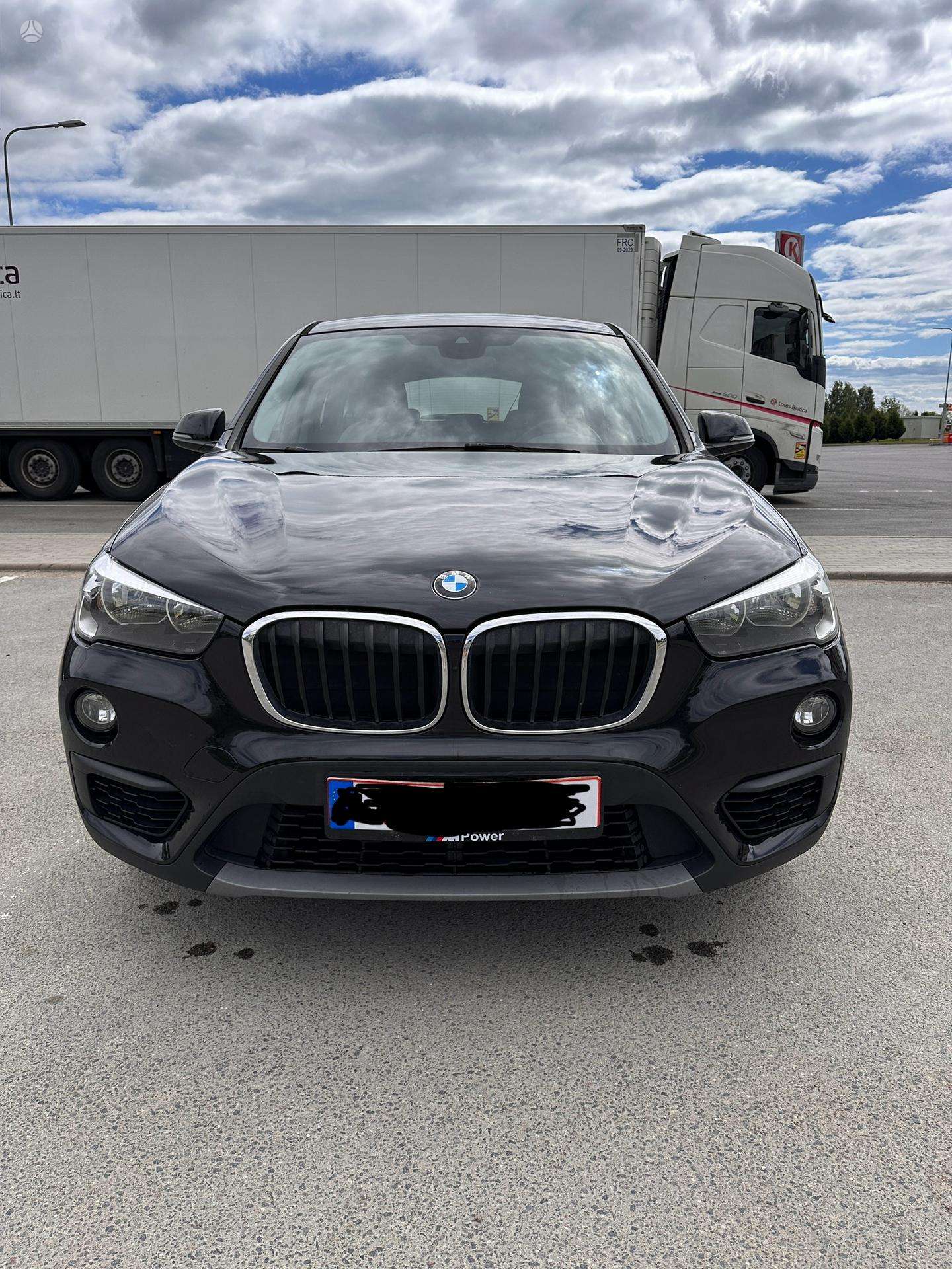 BMW X1.