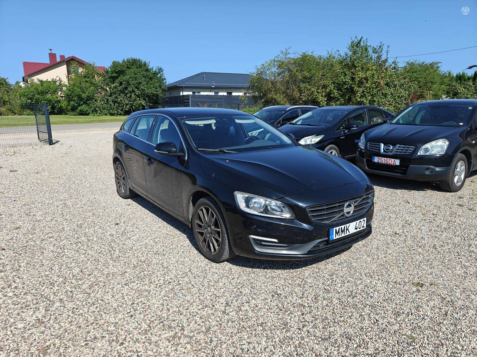 Volvo V60.