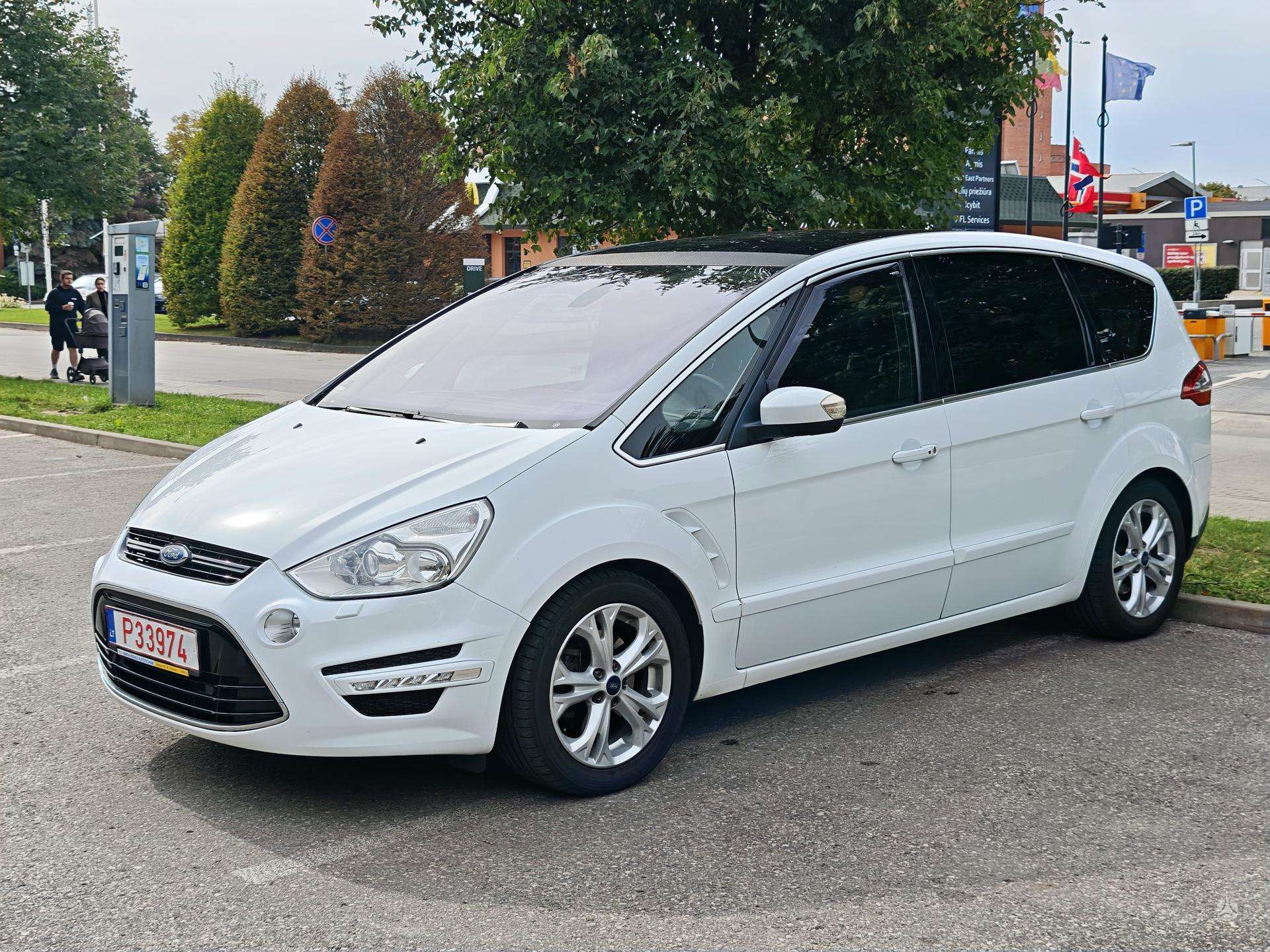 Ford S-MAX.