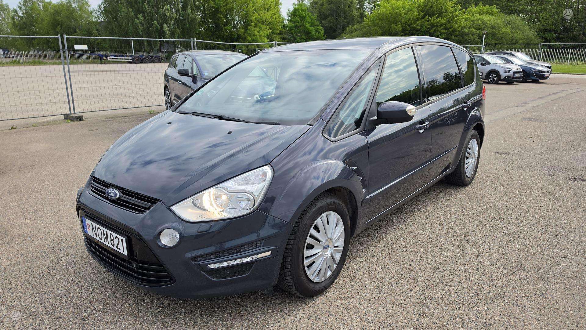 Ford S-MAX.
