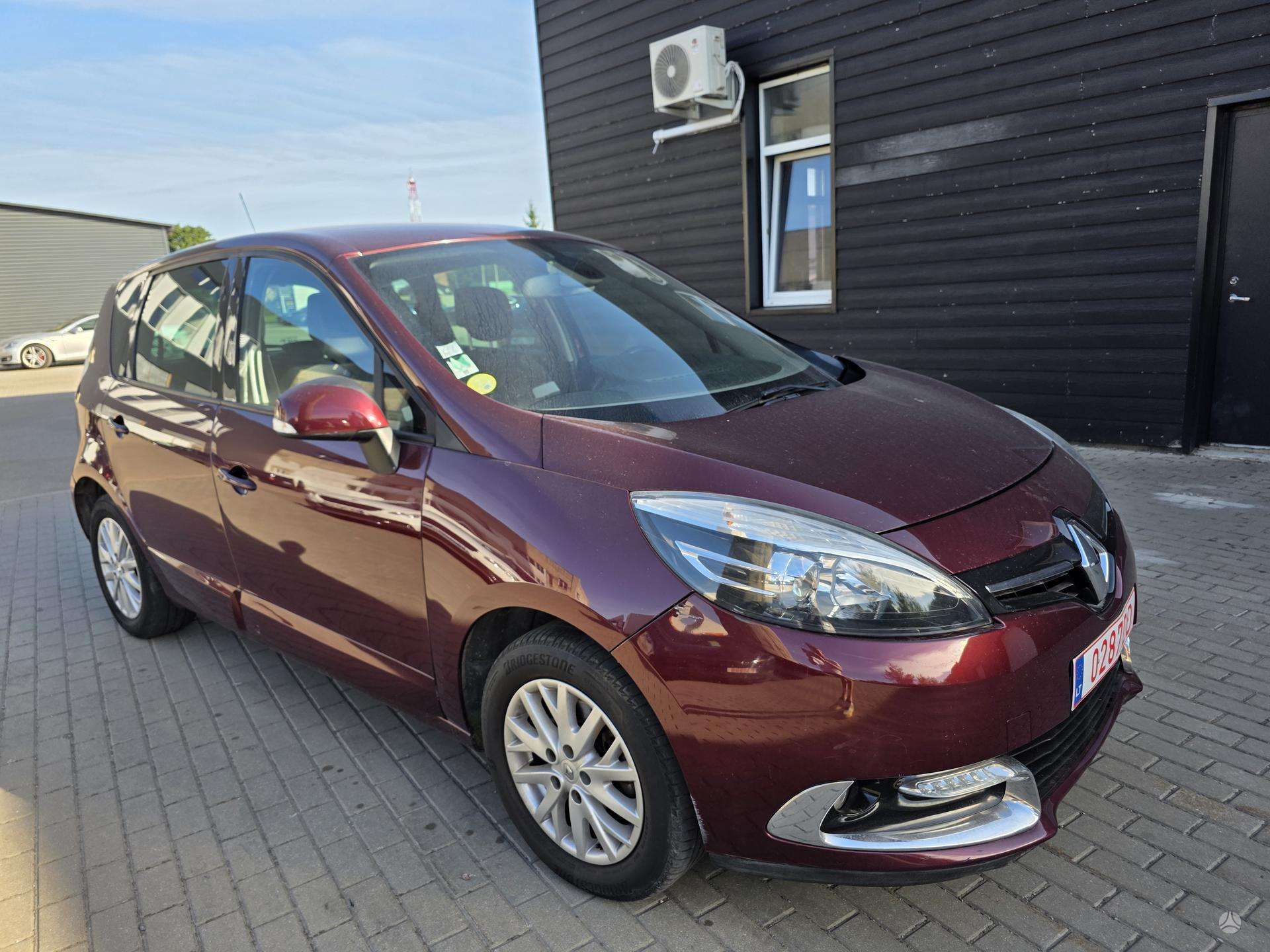 Renault Scenic.