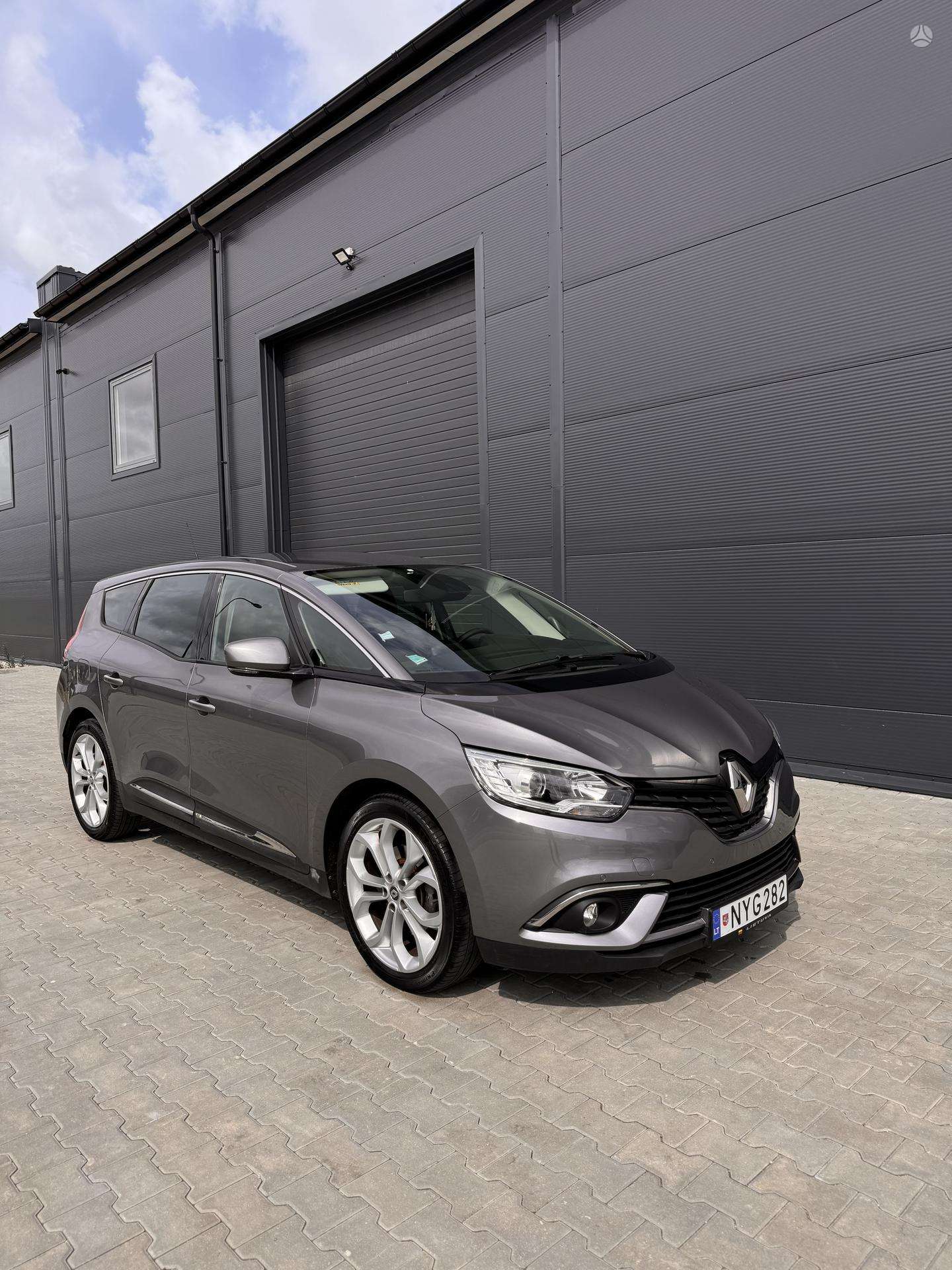Renault Grand Scenic.