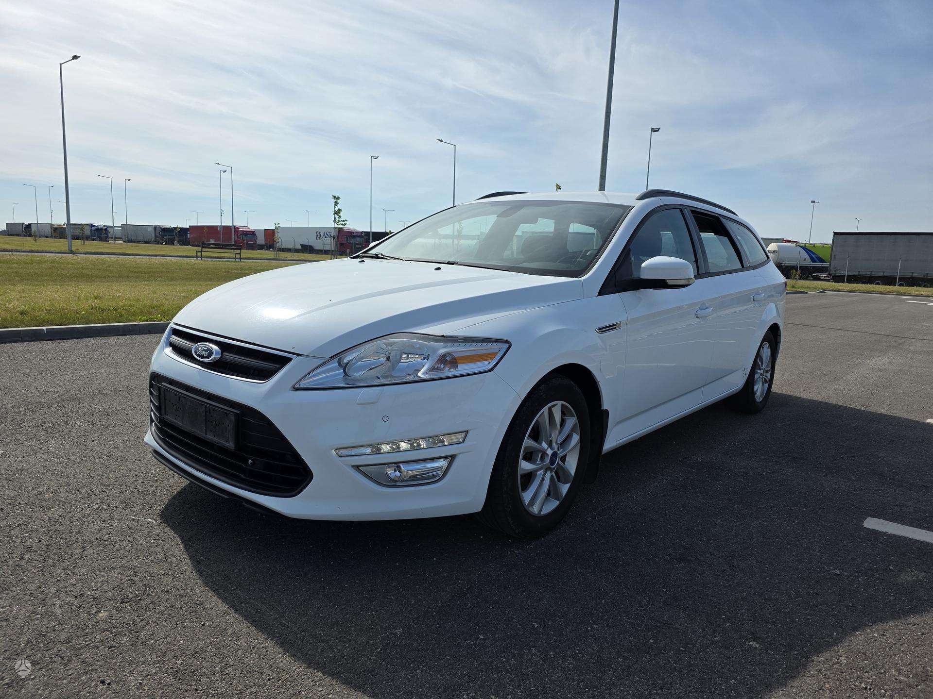 Ford Mondeo.