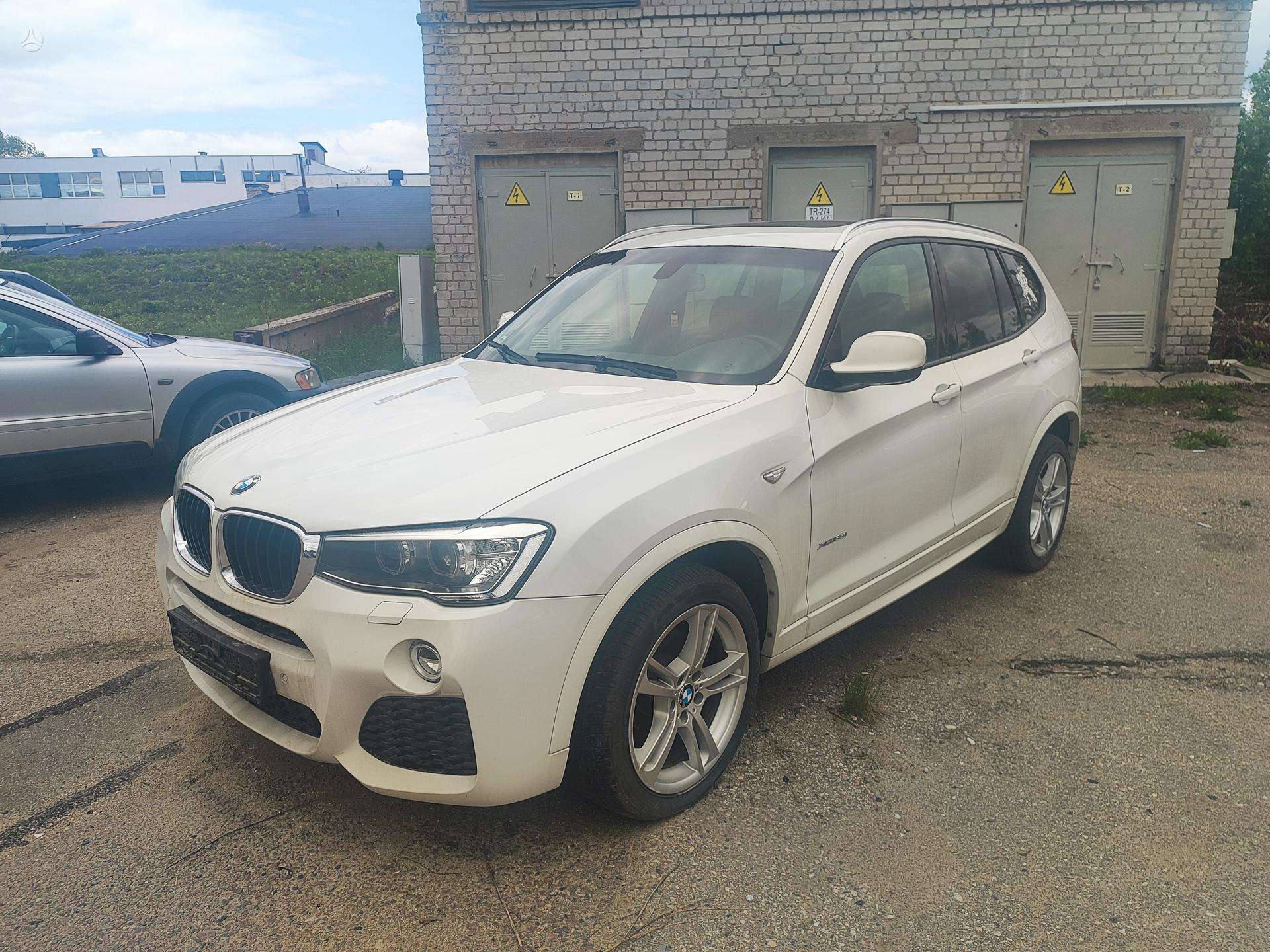BMW X3.