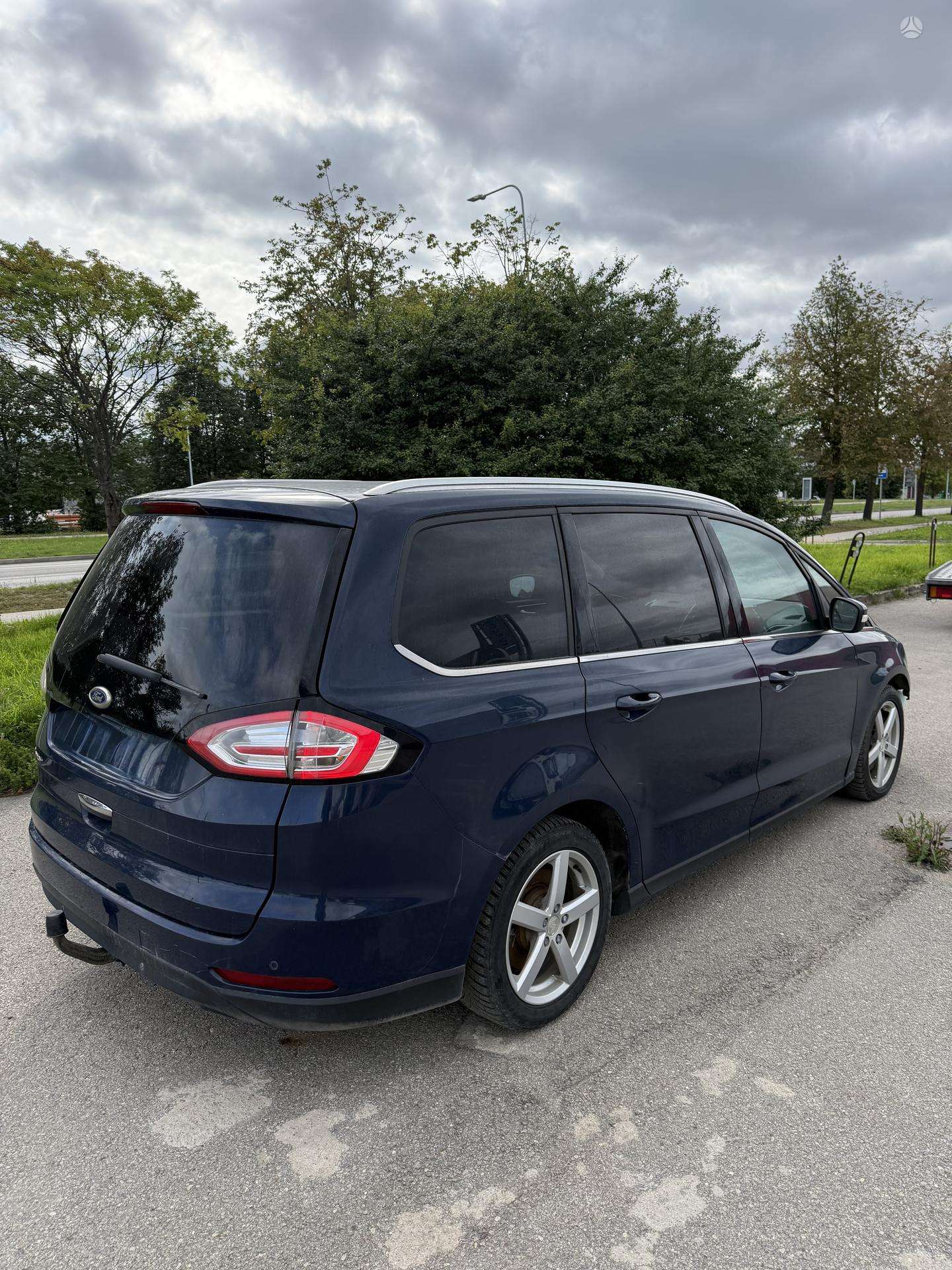 Ford Galaxy.