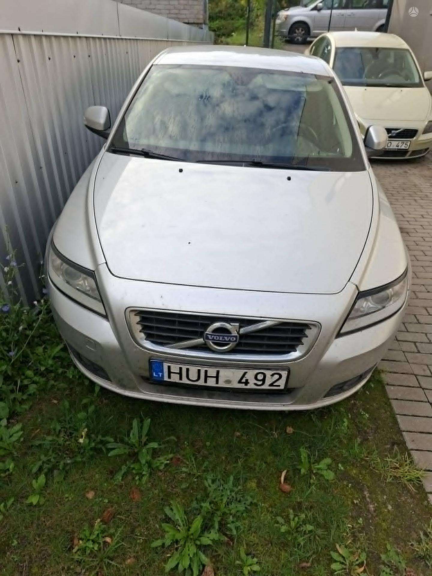 Volvo V50.