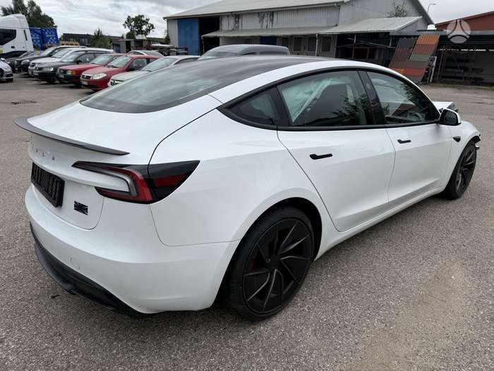 Tesla Model 3, 82 kWh