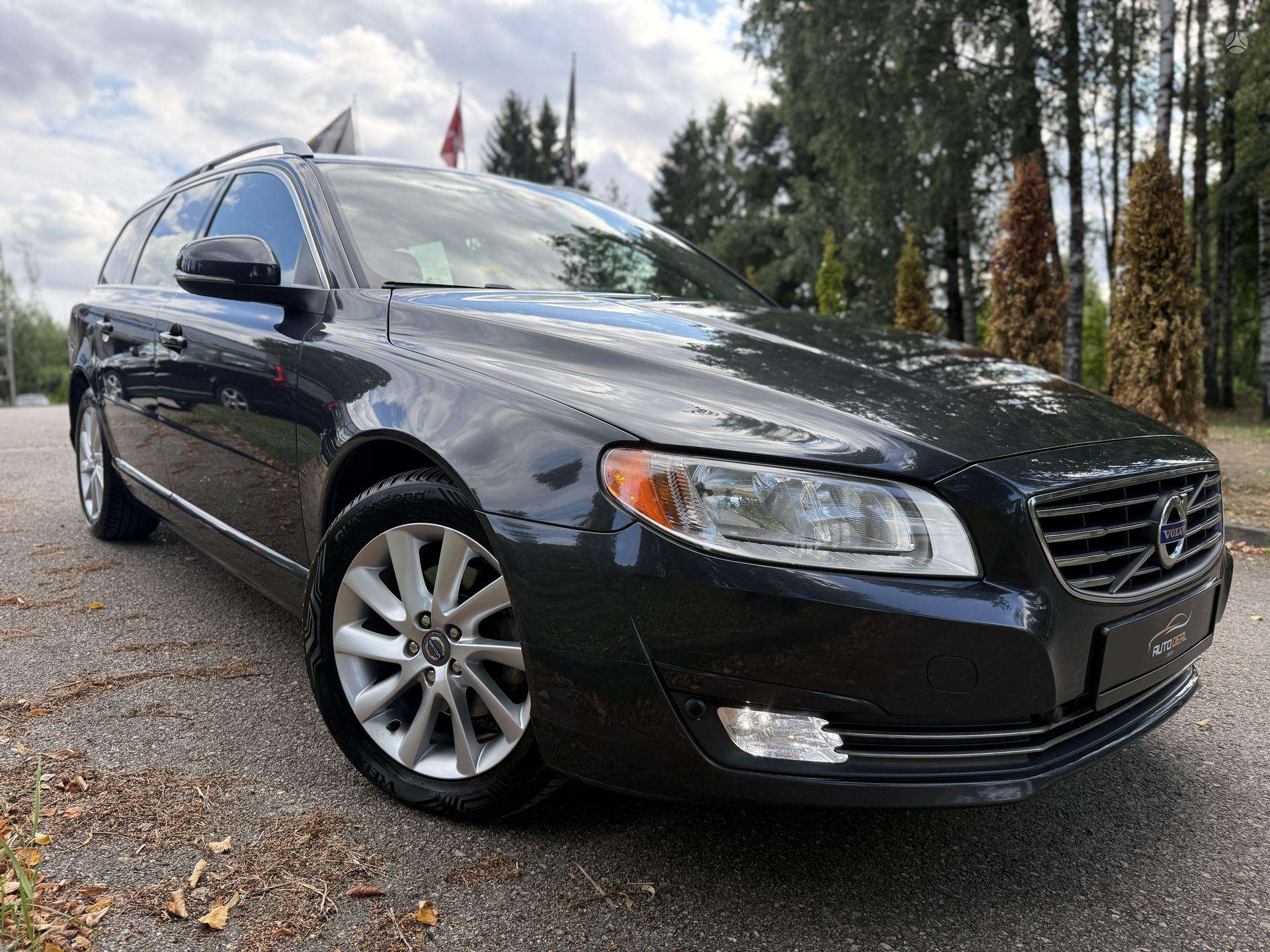 Volvo V70.