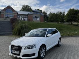 Audi A3.