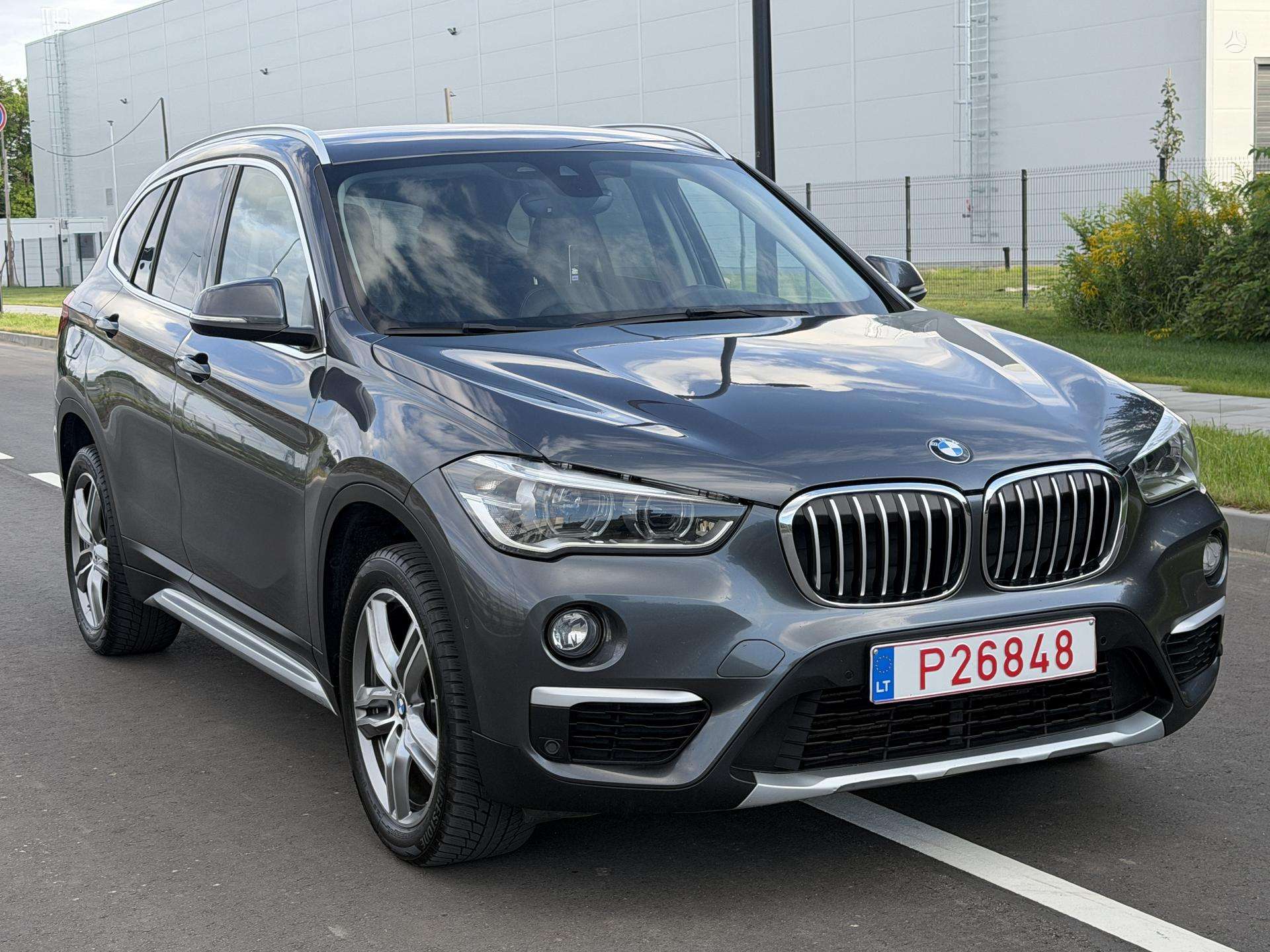 BMW X1.