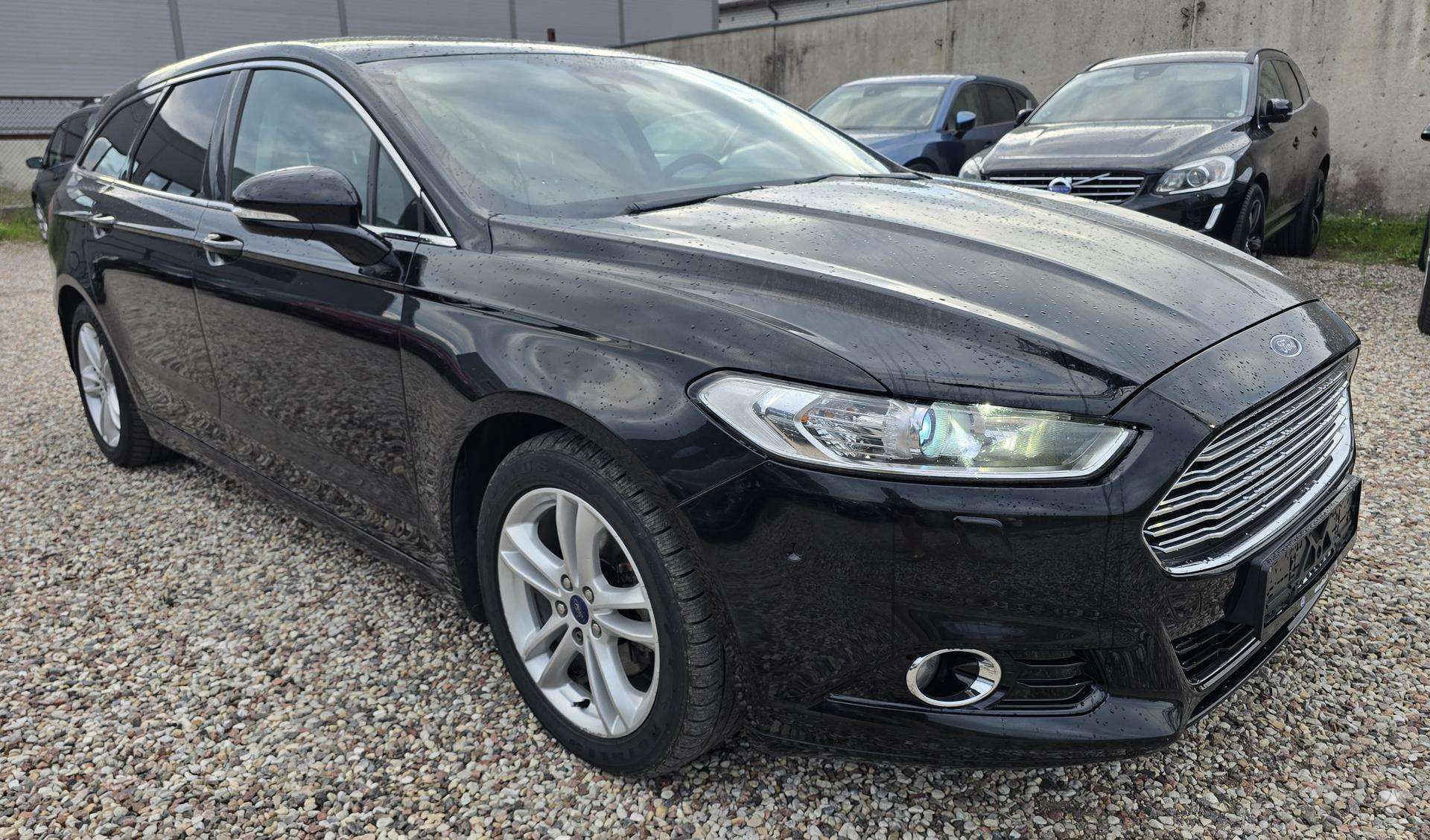 Ford Mondeo.