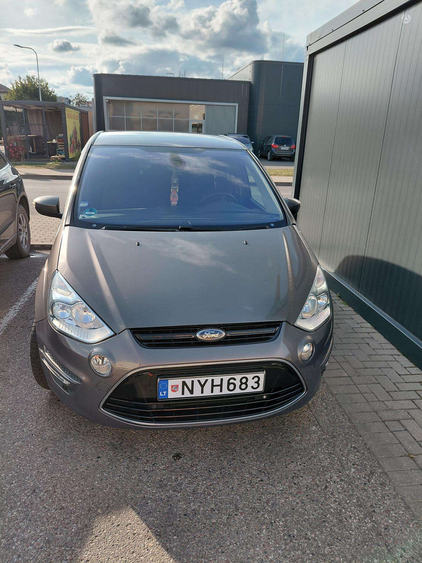 Ford S-MAX.