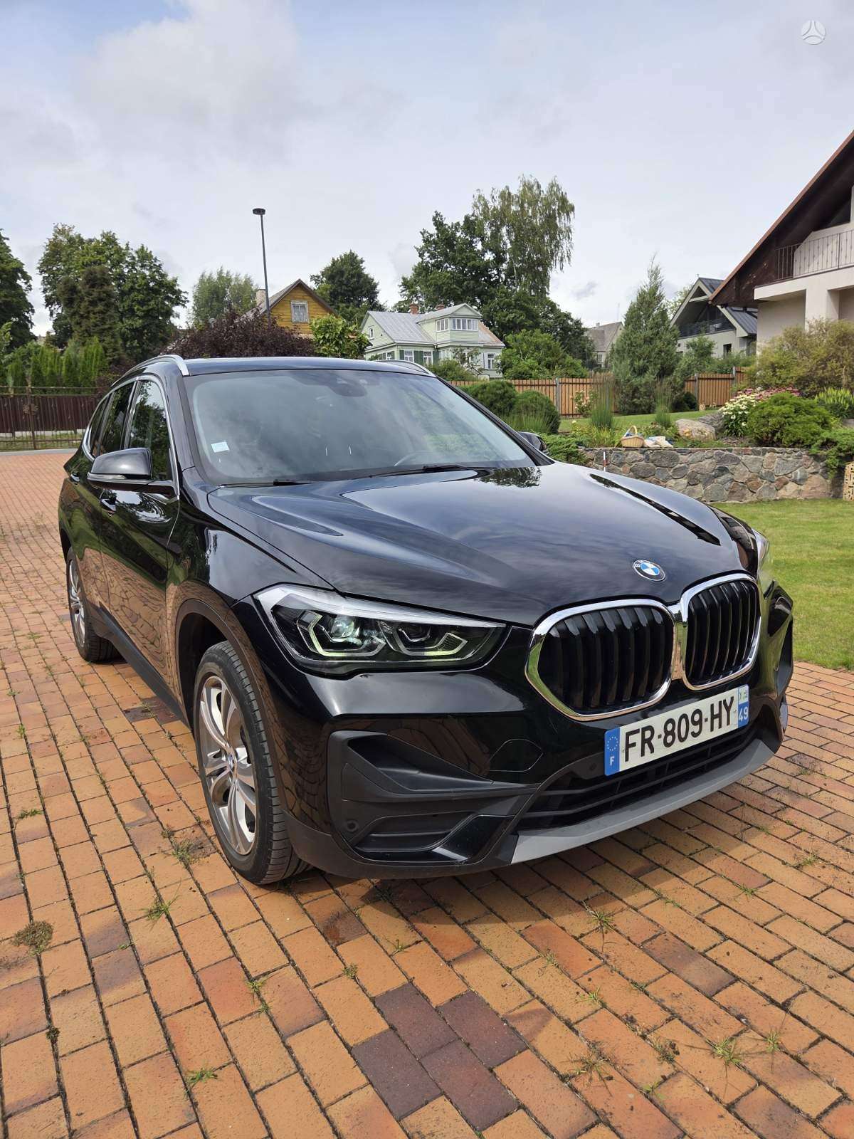 BMW X1.
