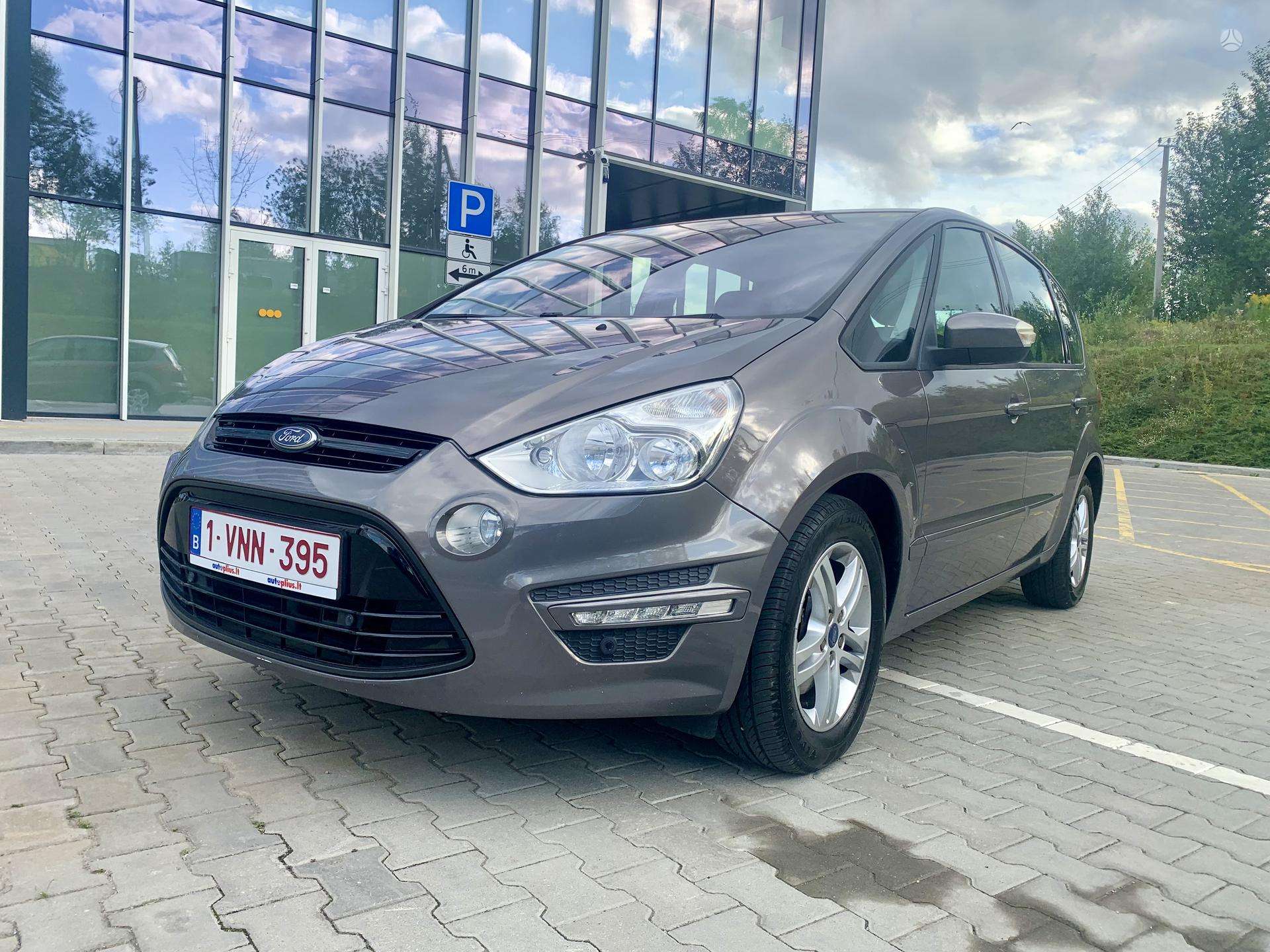 Ford S-MAX.