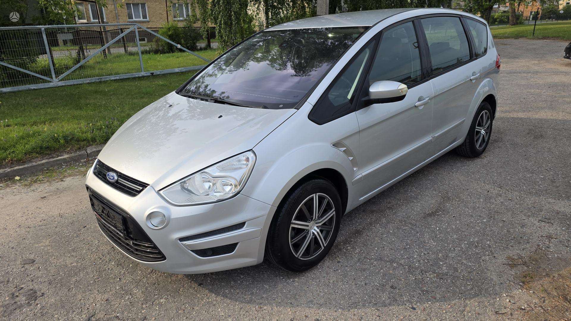 Ford S-MAX.