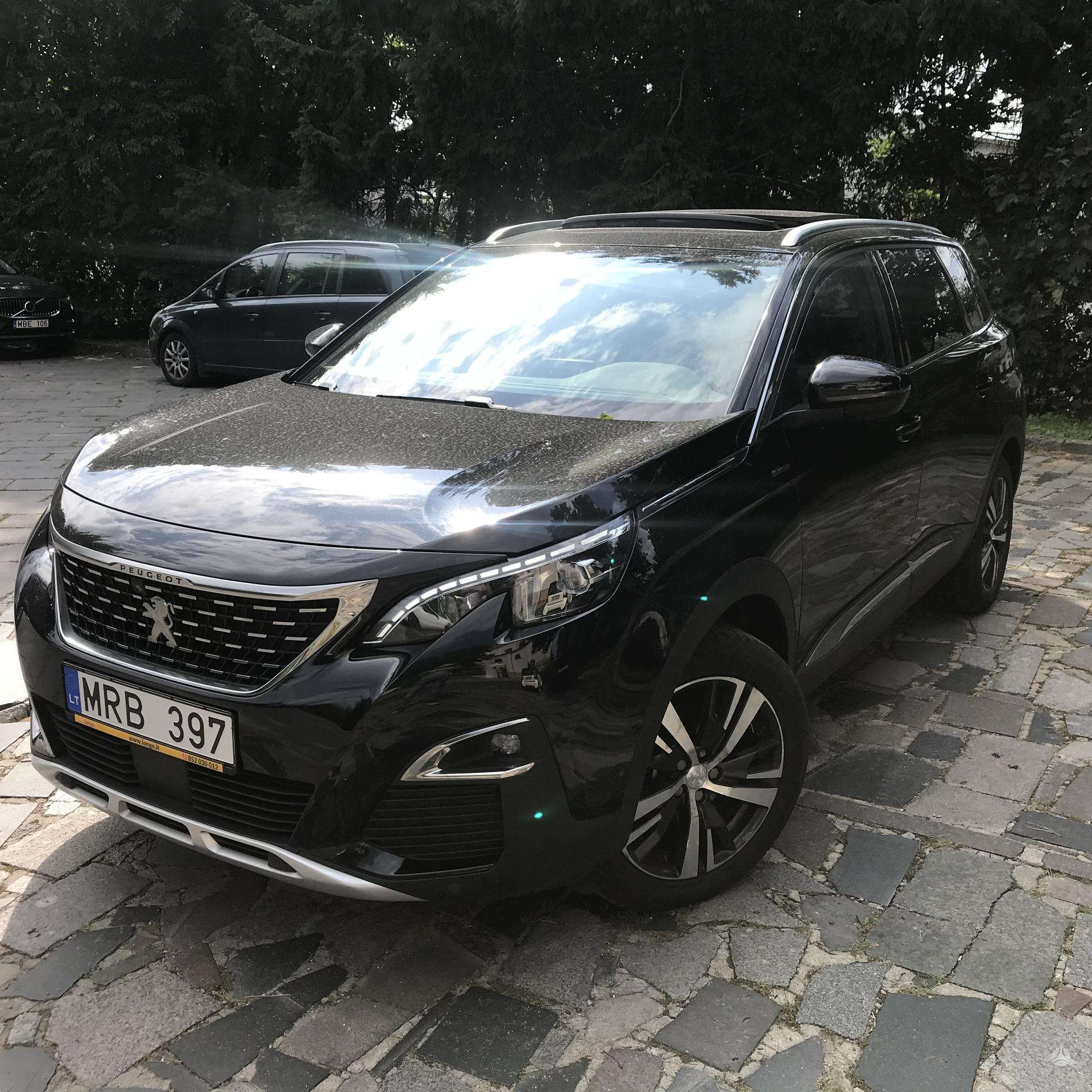 Peugeot 5008.
