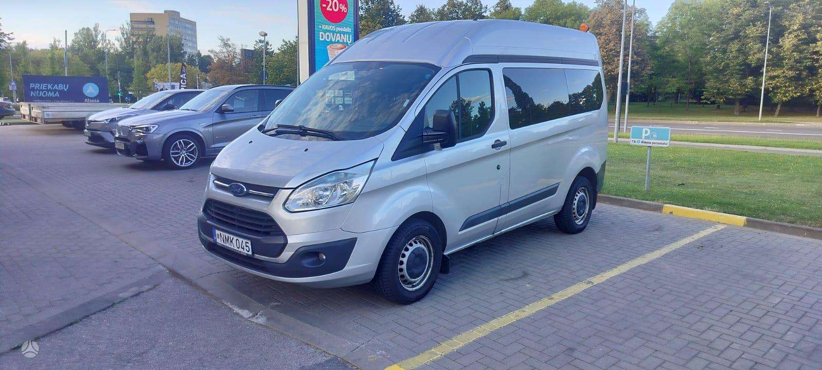 Ford Transit Custom.