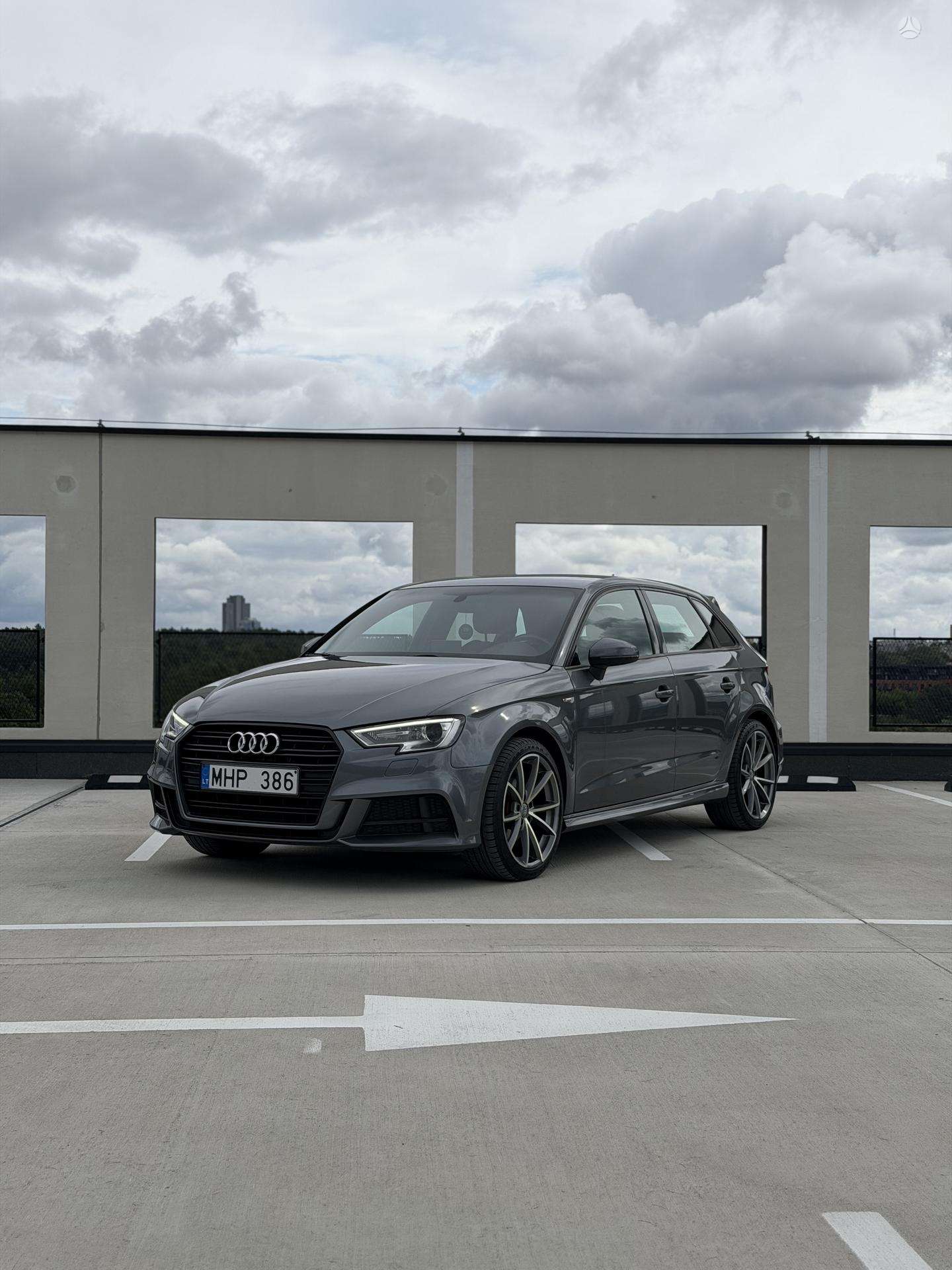 Audi A3.