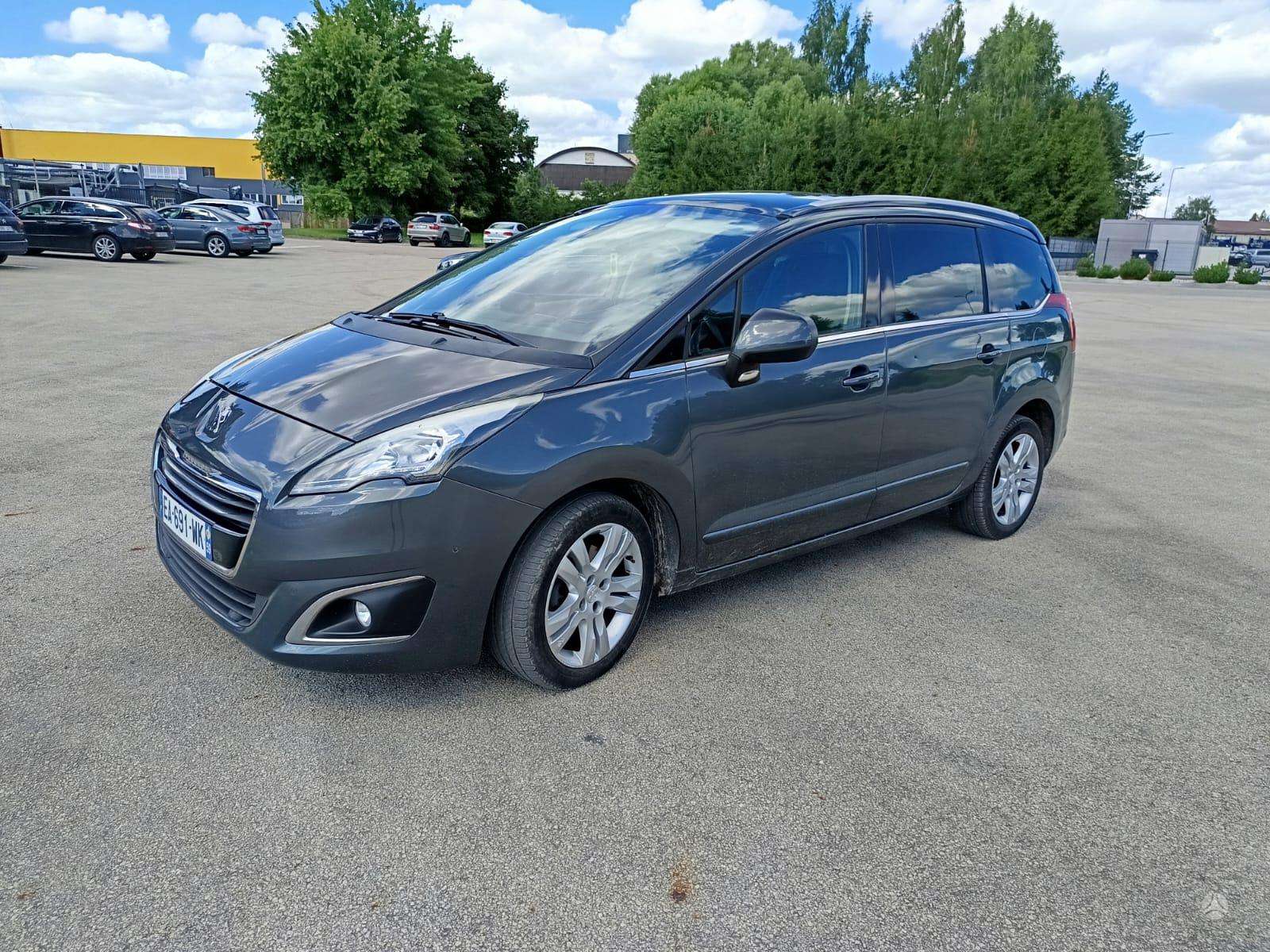 Peugeot 5008.