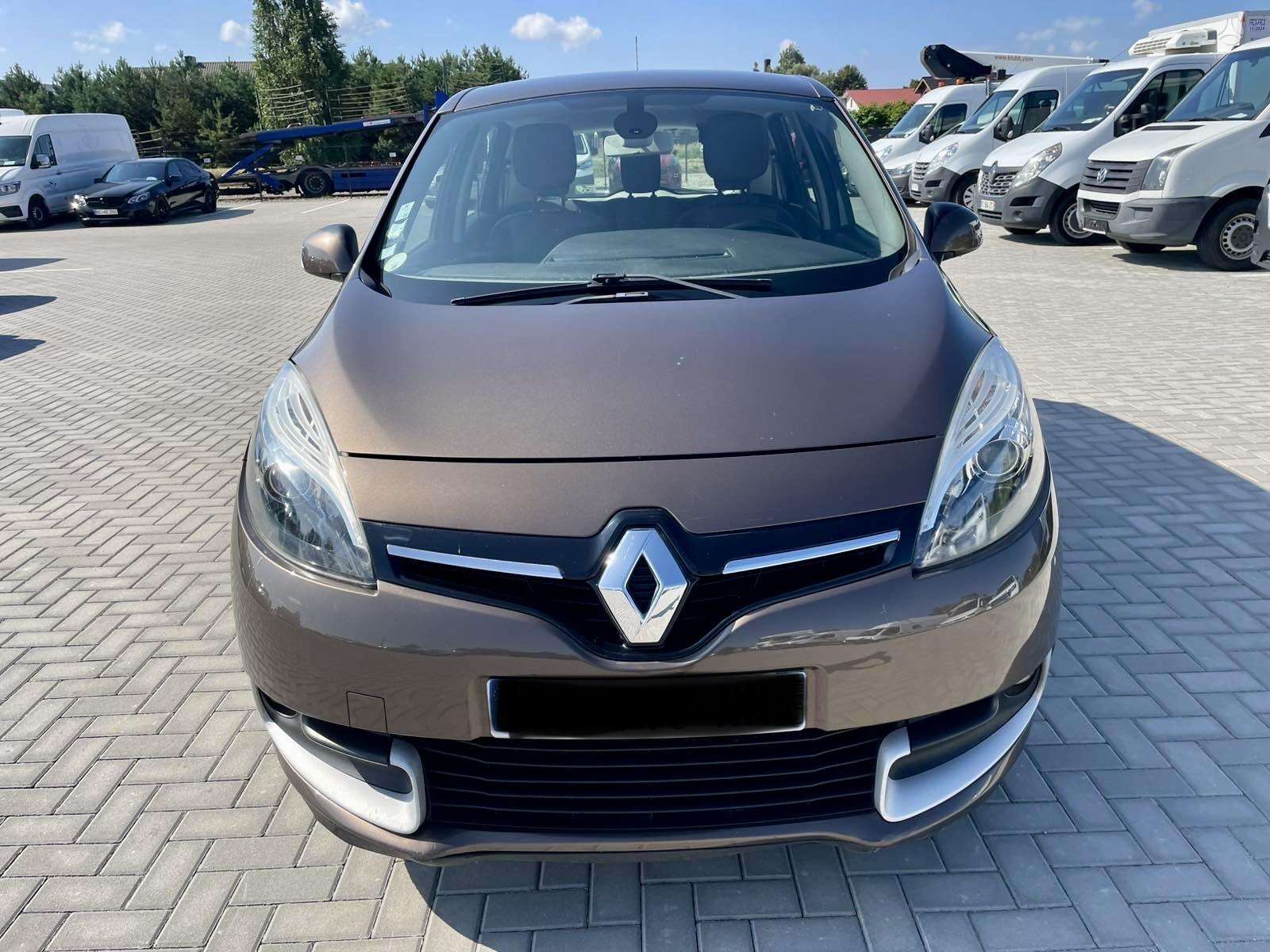 Renault Scenic.