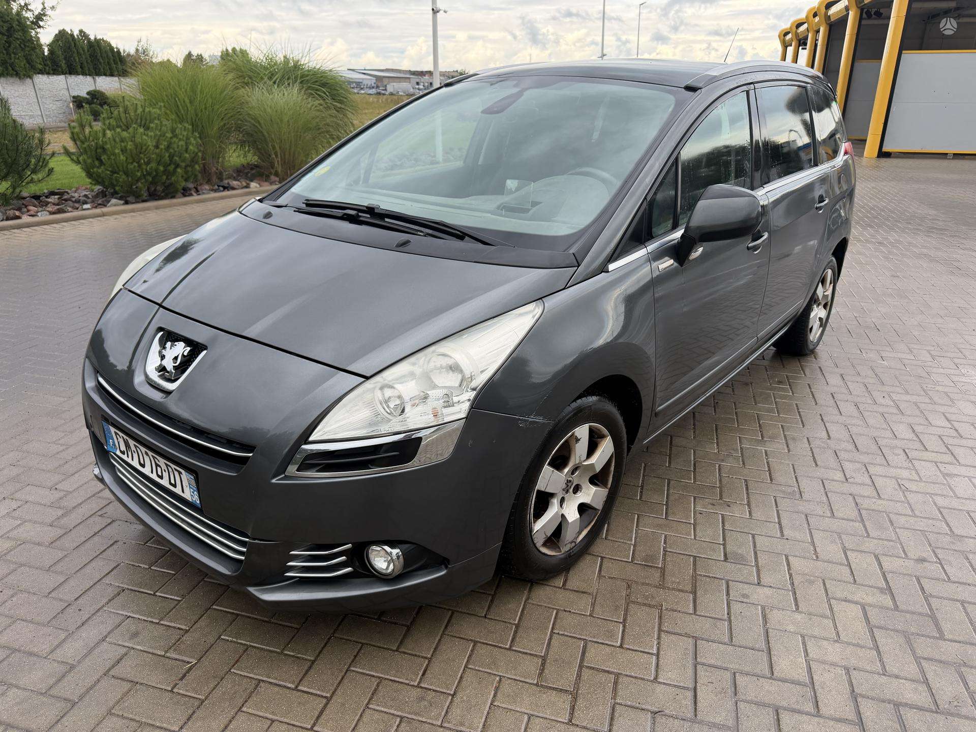 Peugeot 5008.